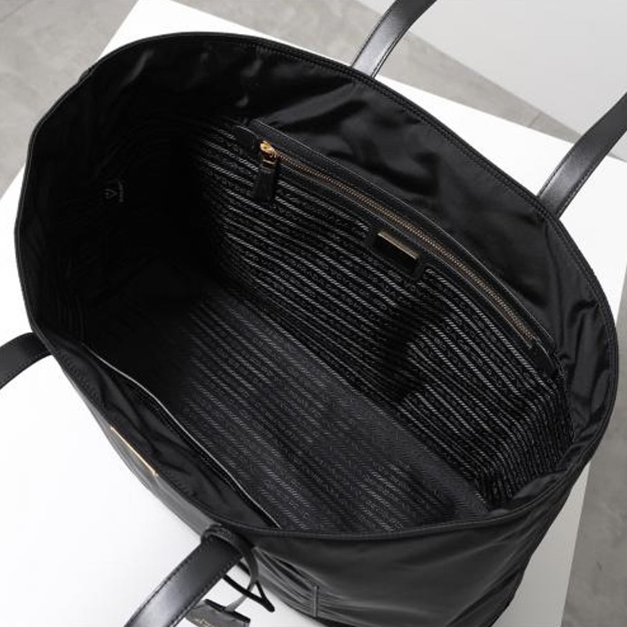精選貨品優惠🩷訂貨🍒Prada 1978 Large tote bag  上機handcarry / 奶粉袋都掂😍  Size 43x31x15cm