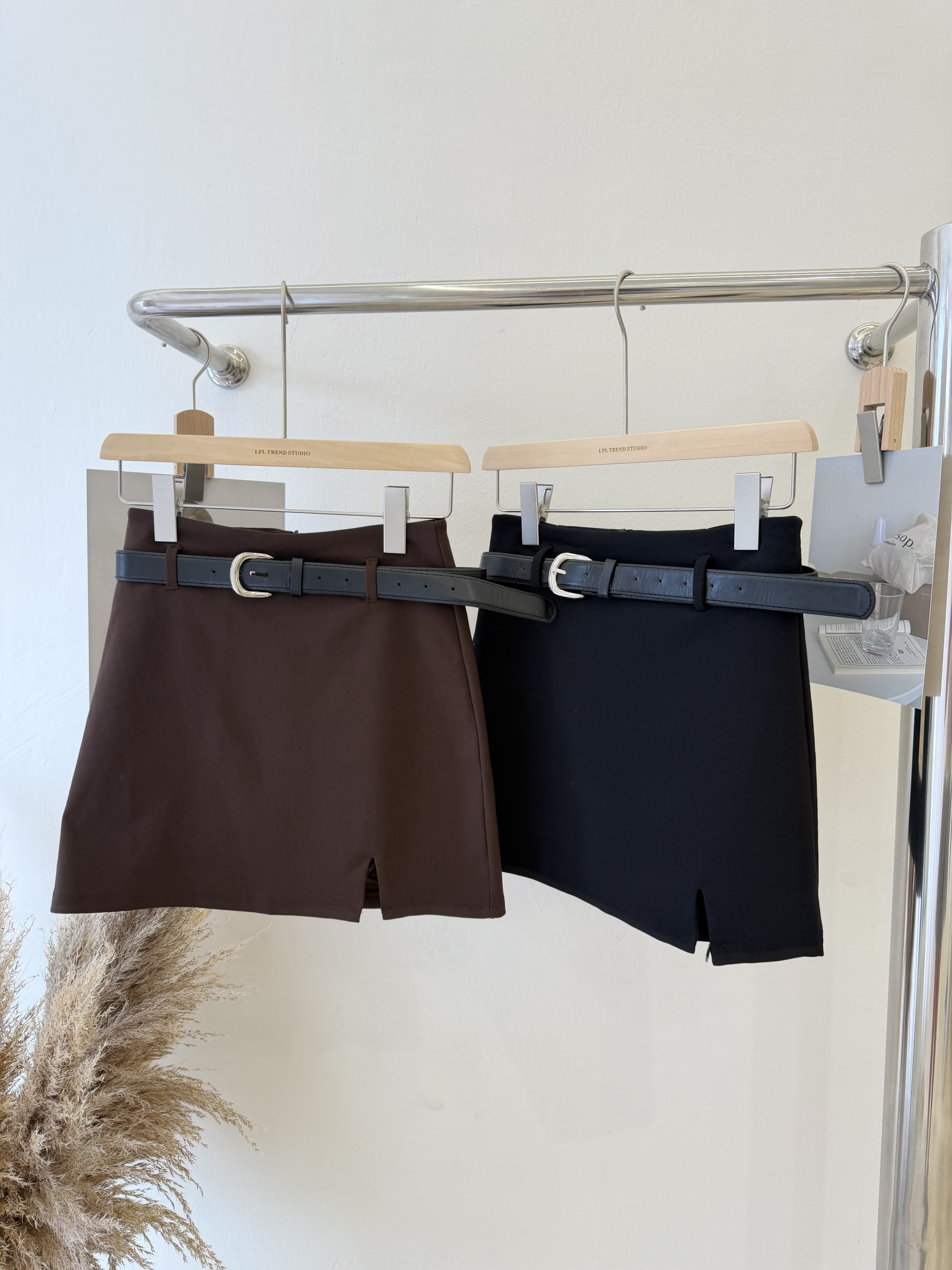 6641 爆款高腰西装短裙(送腰带)