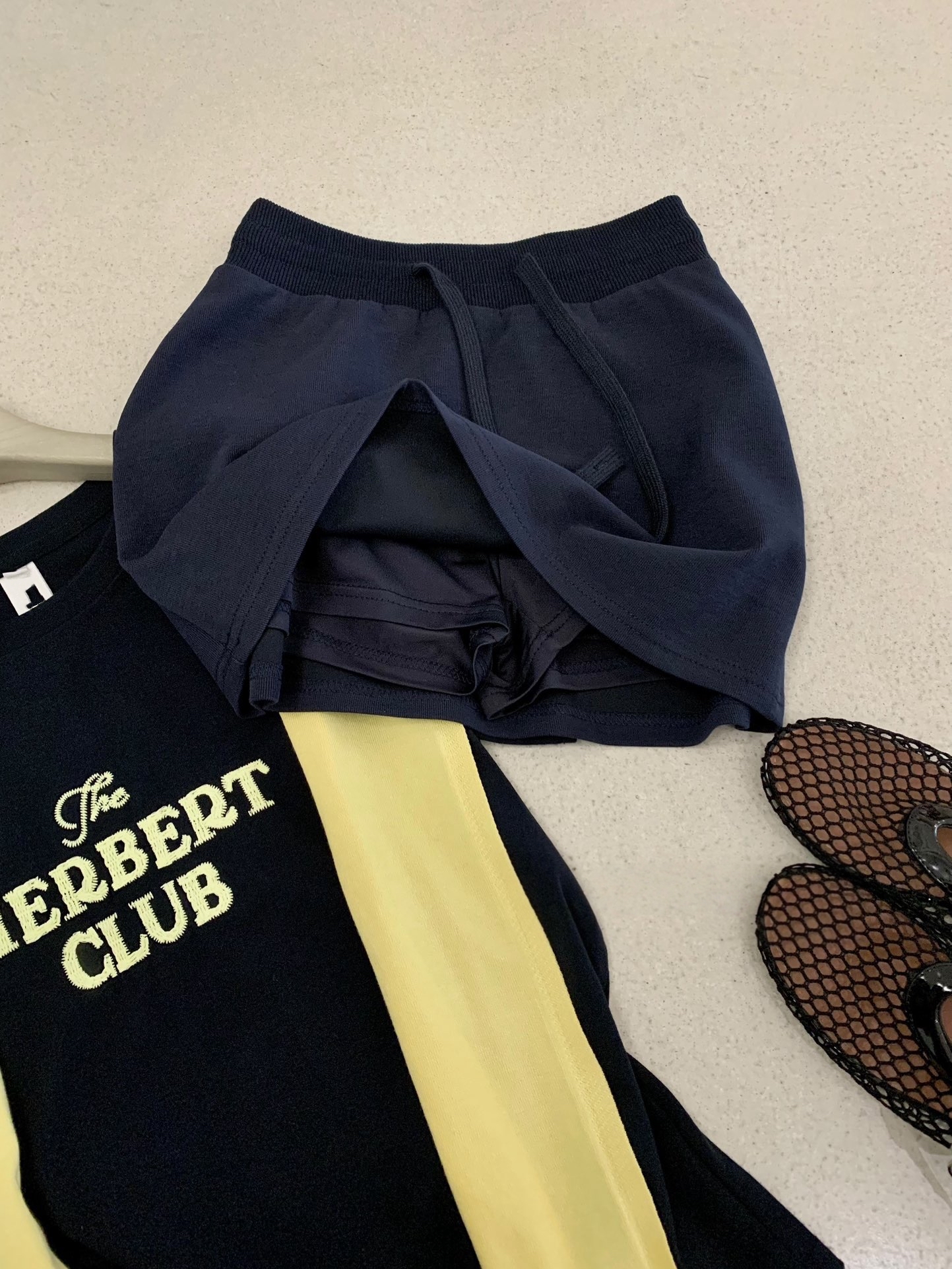 The Herbert Club Letter Embroidery Top+Shawl+Skirt Sets 撞色刺绣字母休闲 3 件套 （3 colours）