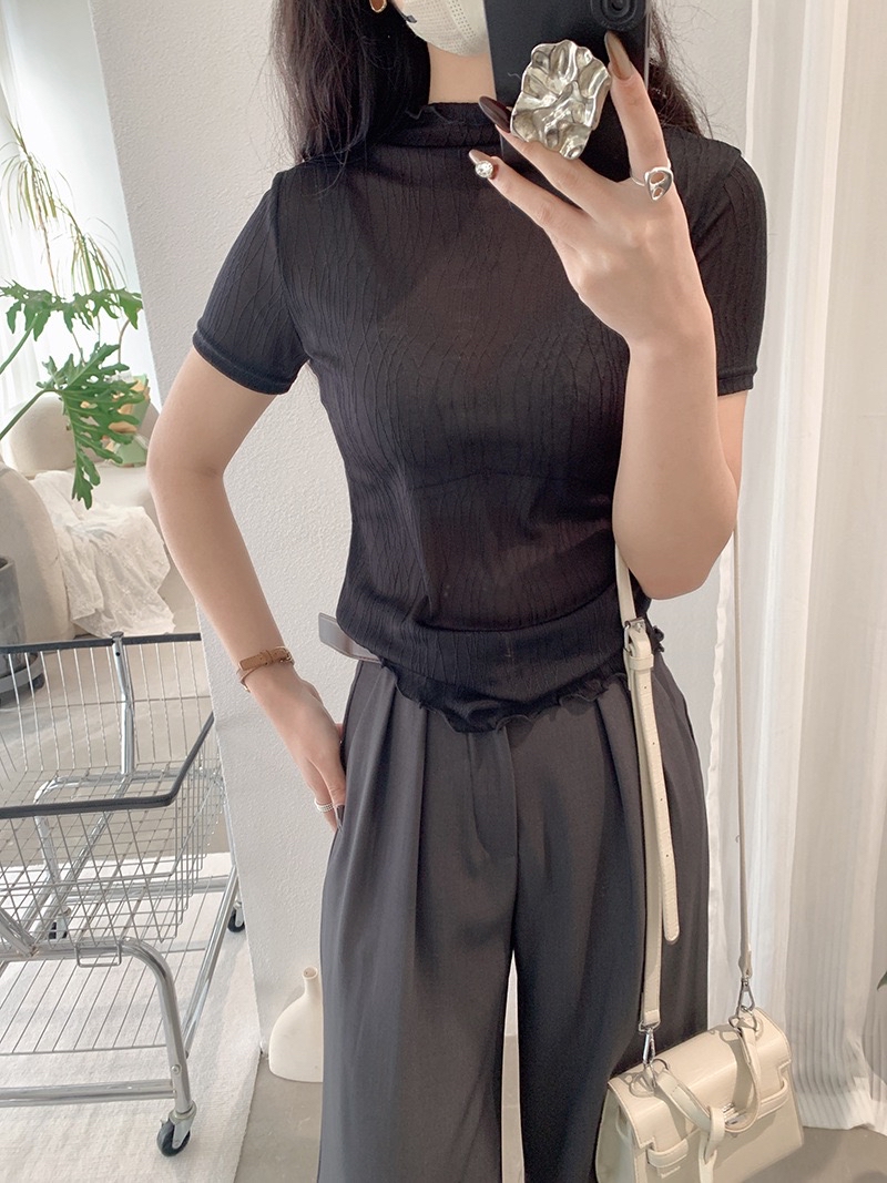 半高领微透性感纯欲风木耳边纯色上衣