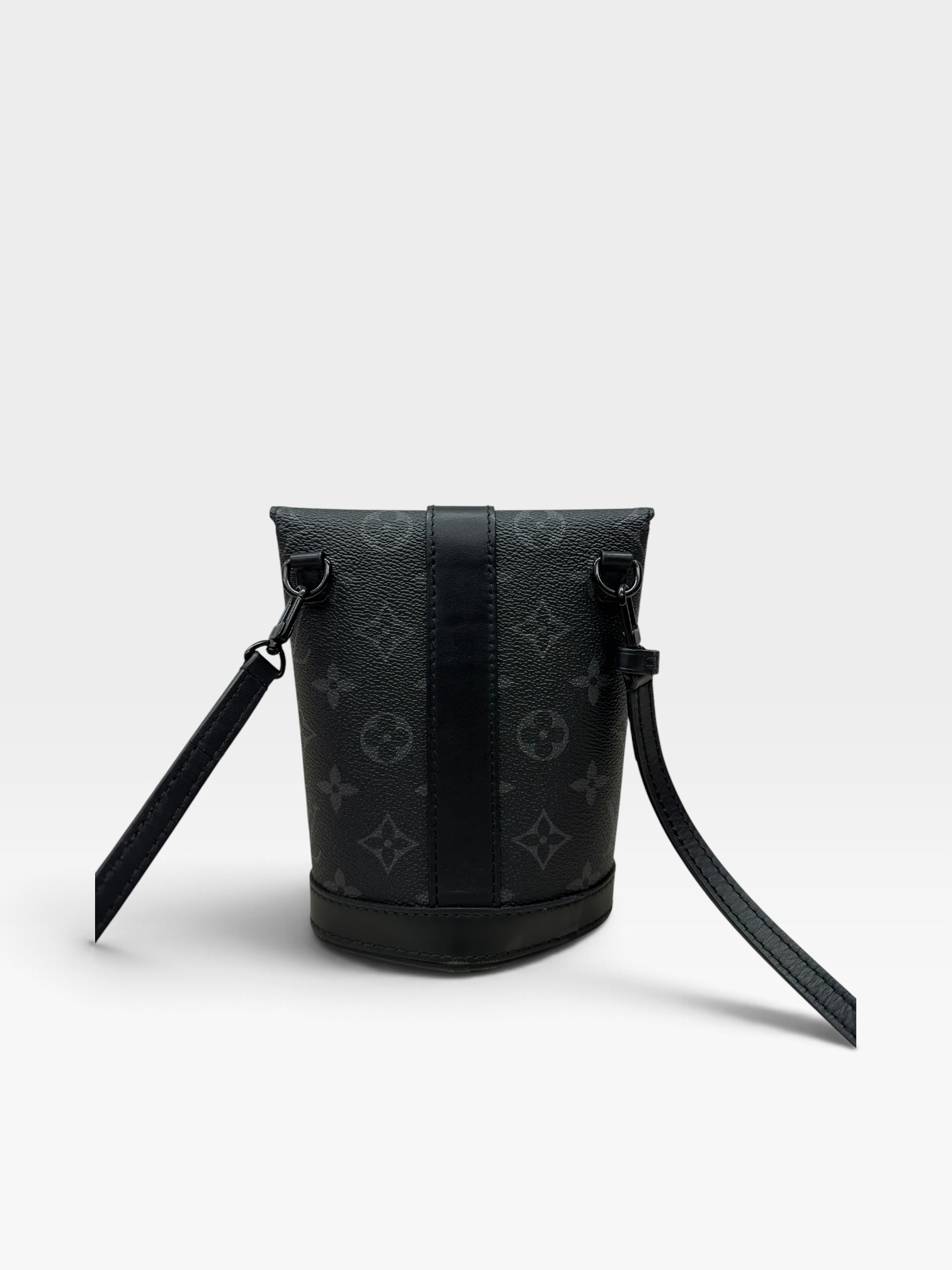 Pre-Owned LV Envelope Pouch Monogram Eclipse Canvas shoulder bag / Product Code: 092407