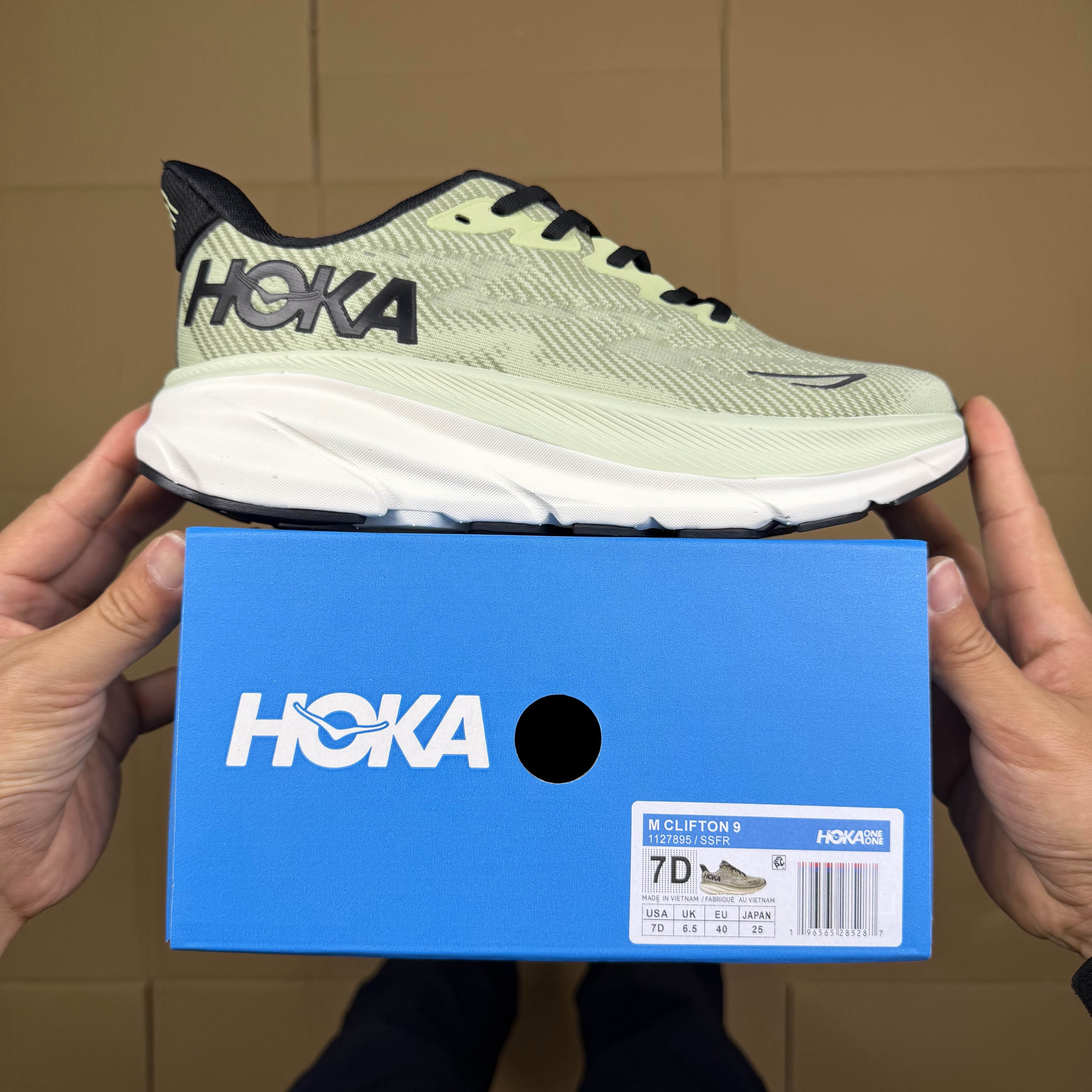 Hoka Clifton 9