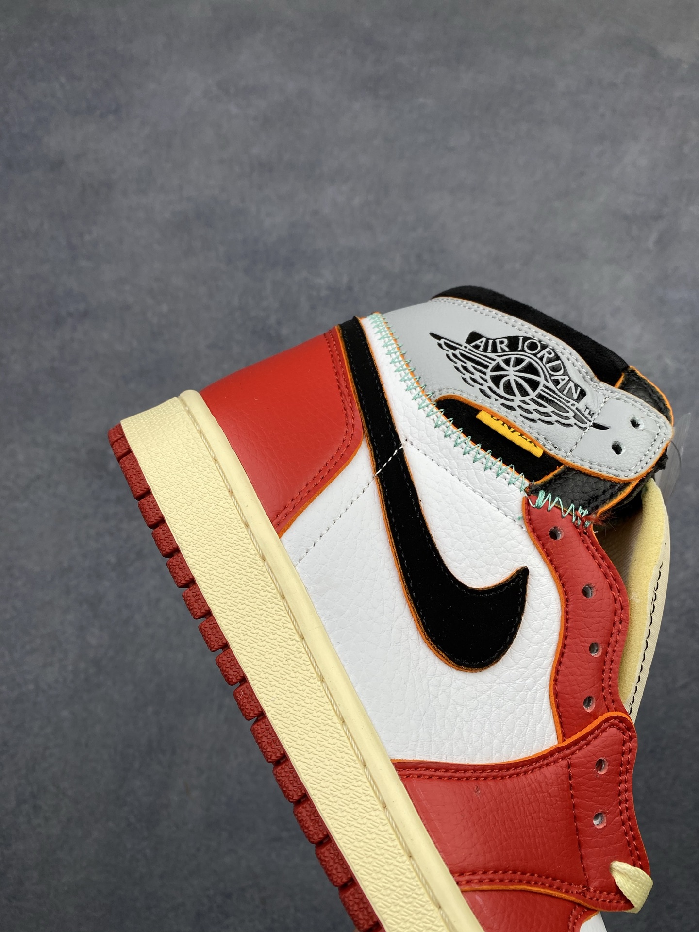 Nike Air Jordan 1 Retro High OG HV8563-600