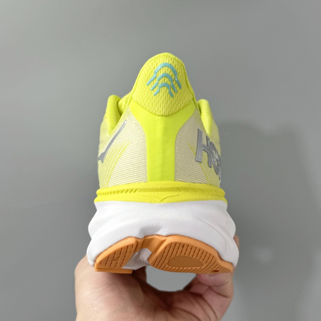 HOKA ONE ONE Clifton 9