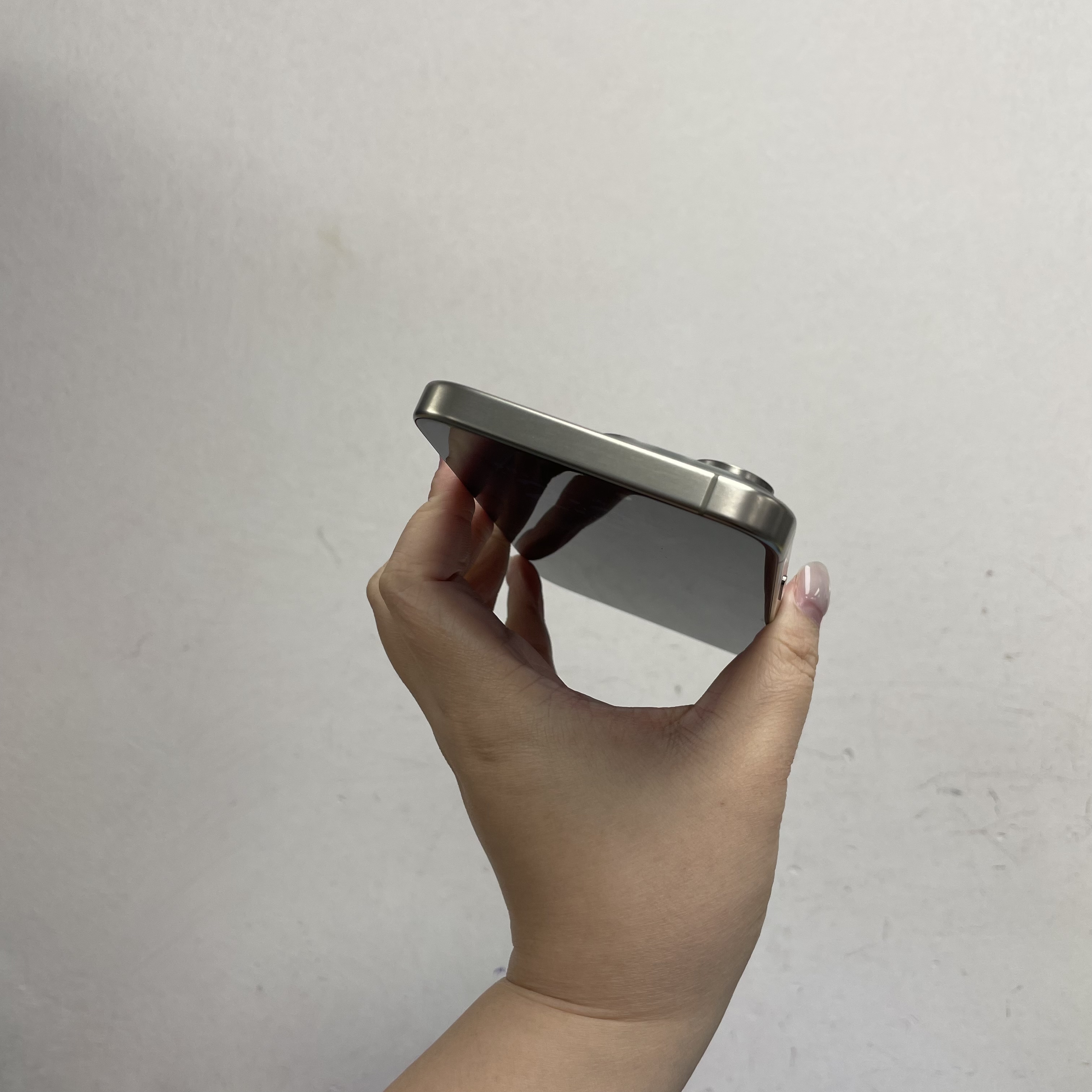 *6702 15 Pro max 全新質素 256GB 原裝電100 原色 gray