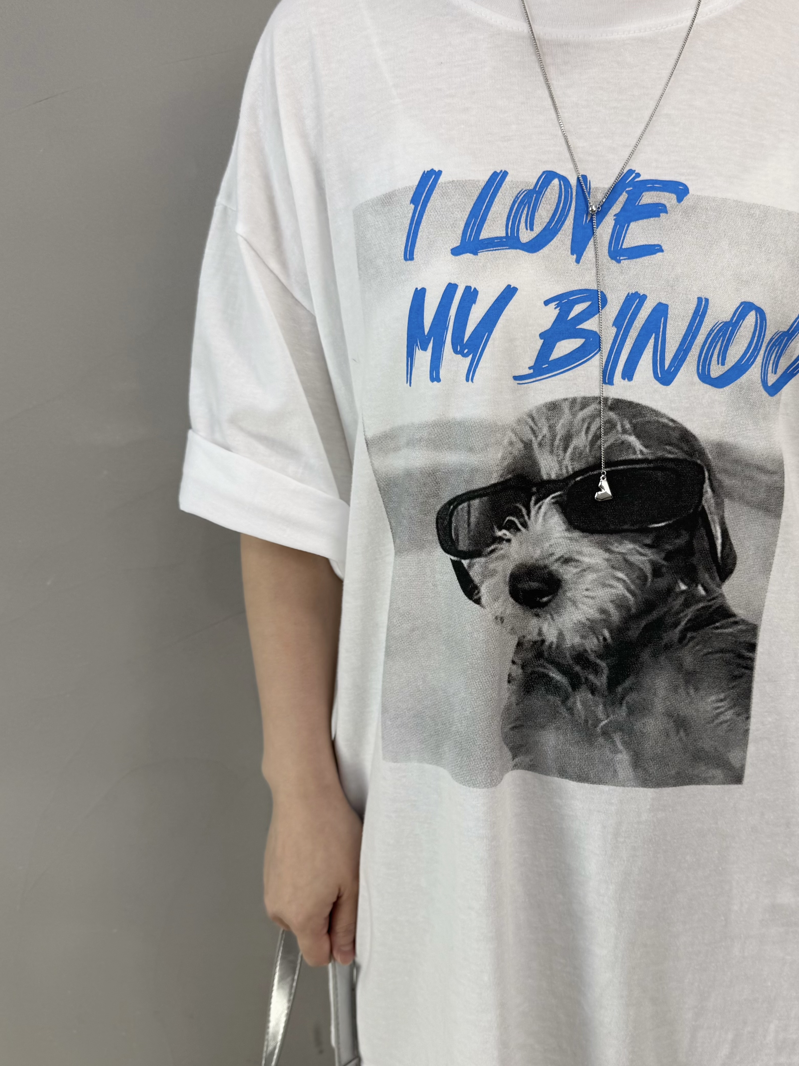 R79 黑超狗仔Tee