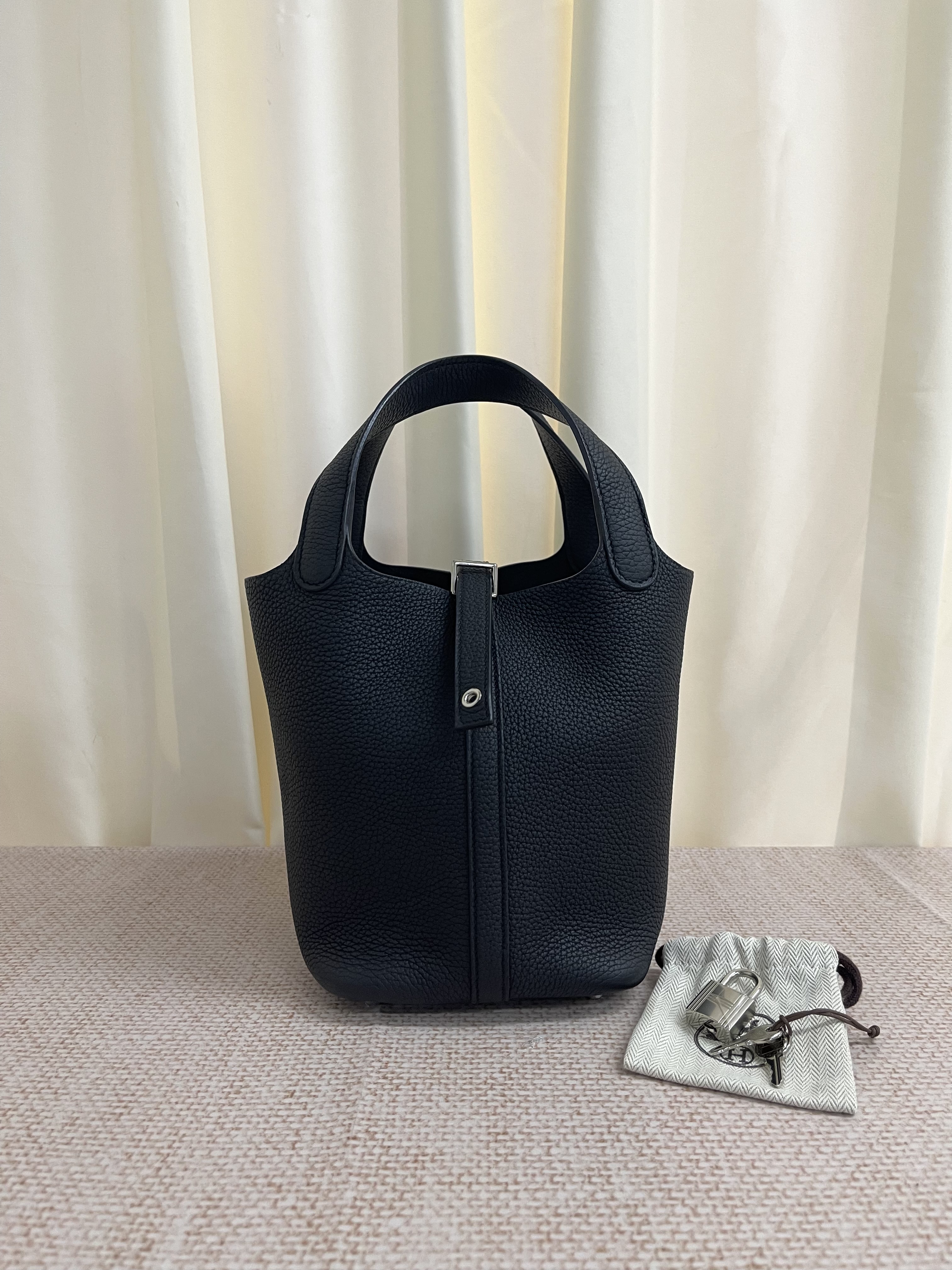 Pre-owned Hermes P18/ Stamp D/ Product Code: 26031706