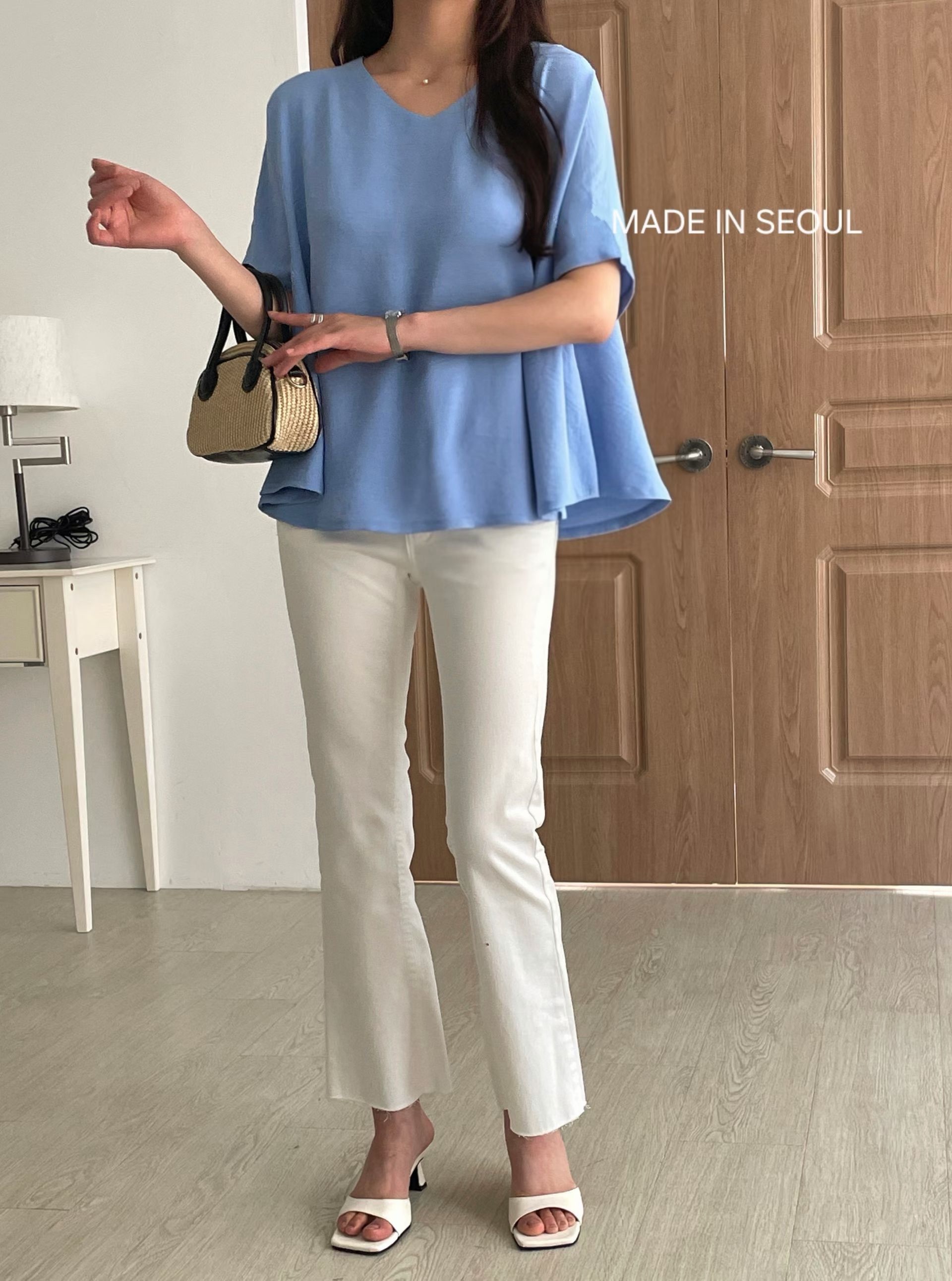 G6190 韓國🇰🇷淨色V領top