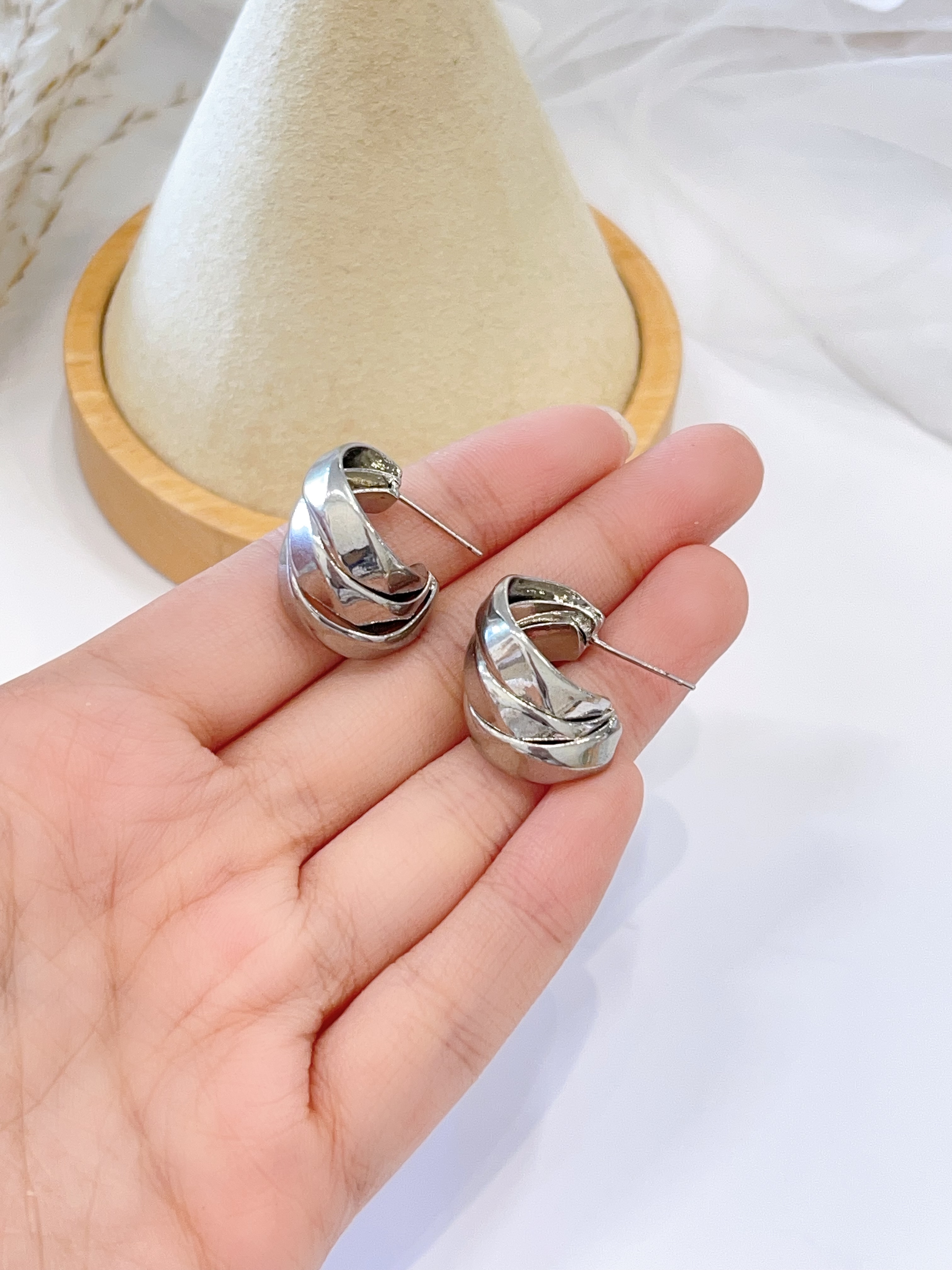 小众设计不规则极简风C字耳环