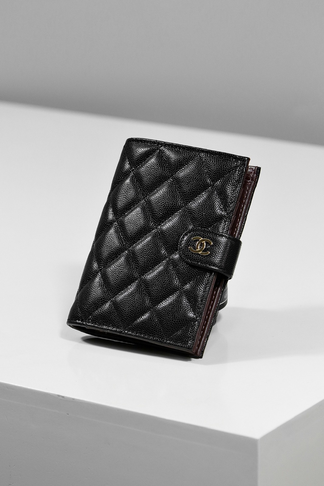 0427 CHA**NEL PASSPORT HOLDER 魚子醬牛皮護照夾銀包⭕正品級⭕6月中