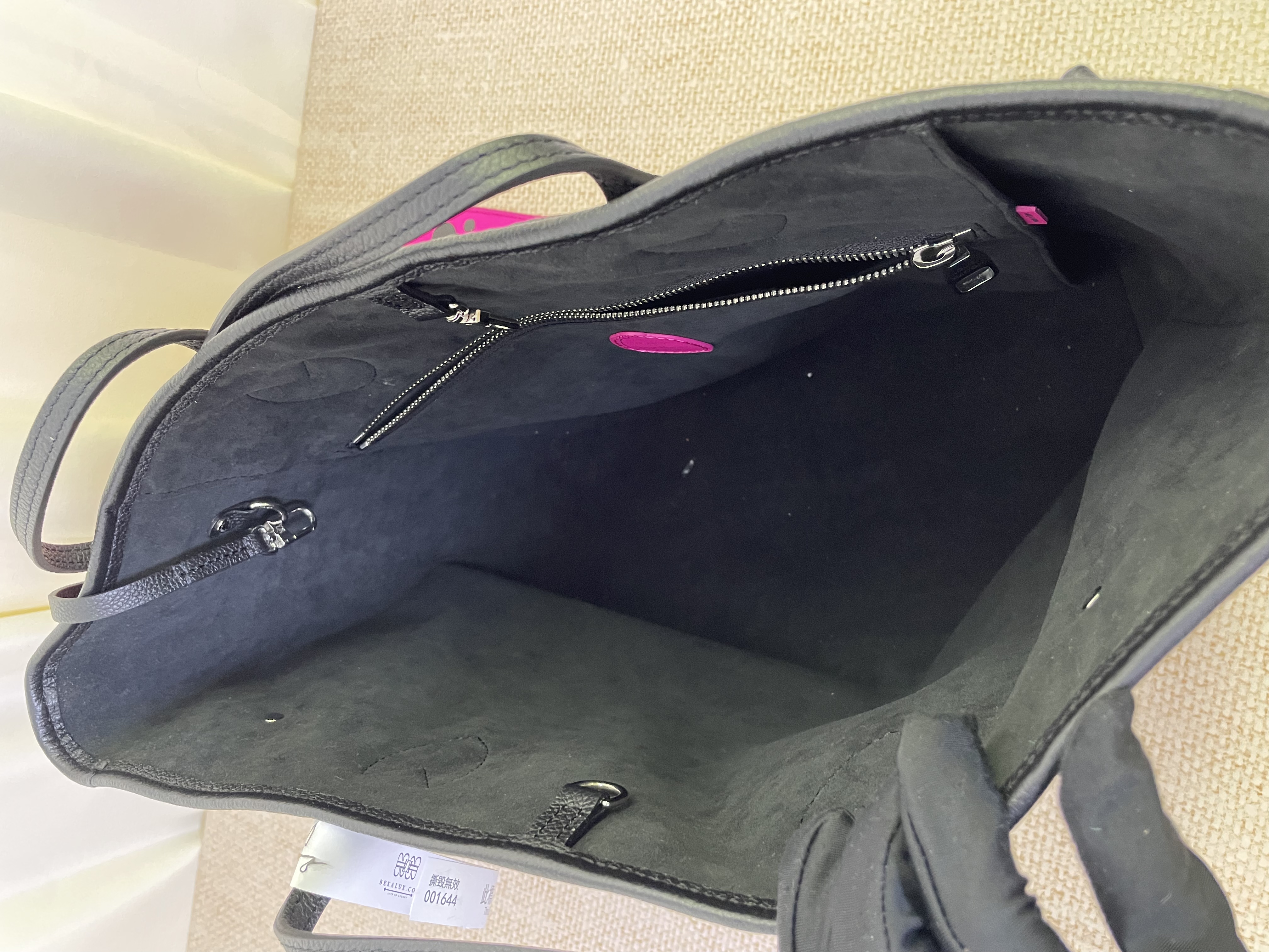 Pre-owned Louis Vuitton x Yayoi Kusama tote bag/ Product Code: 26031001