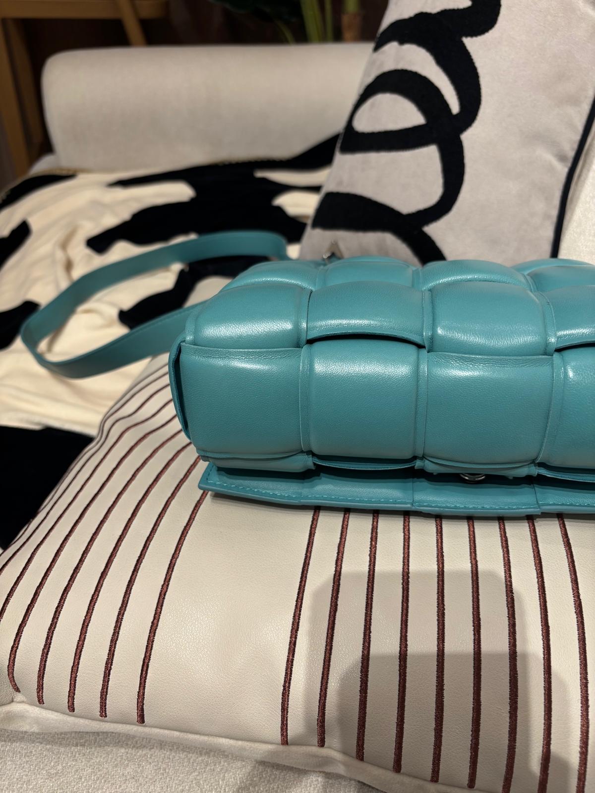 未使用品 Bottega veneta BV padded cassette bag 100%Authentic ,Unused✅dust bag 