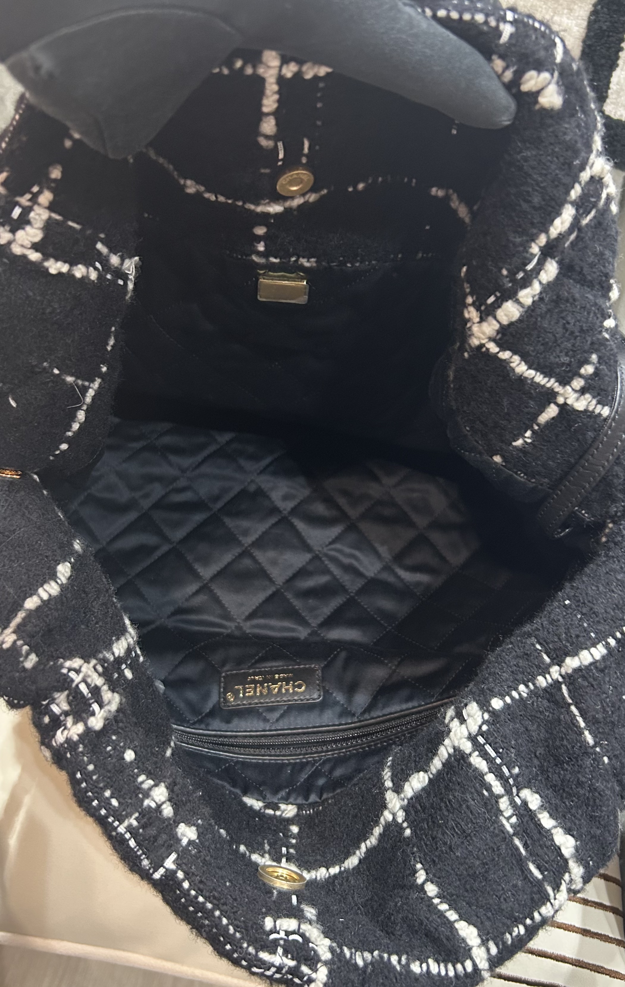 Chanel 22 bag tweed 限量特別版 ,100%Authentic ,全新 ✅晶片✅pouch袋✅塵袋 
