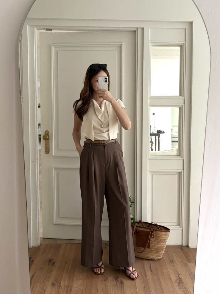 The Daily Tie Detail Top (Cream)
