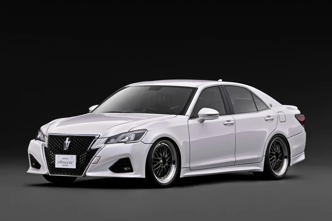 PRE-ORDER (Deposit) IG3913 Toyota Crown Athlete S (GRS214) Pearl White 