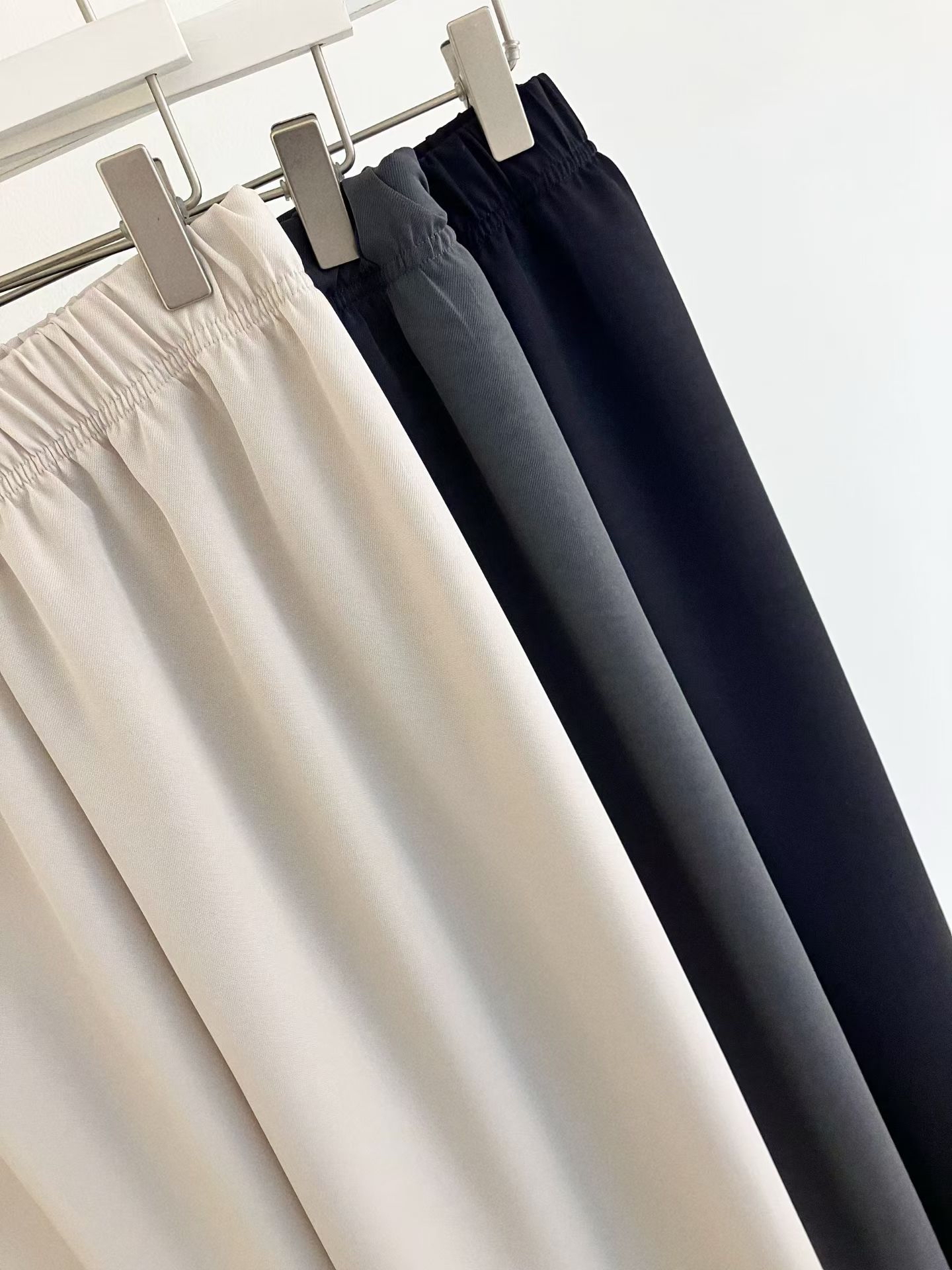 HA3 橡筋腰滑身闊褲