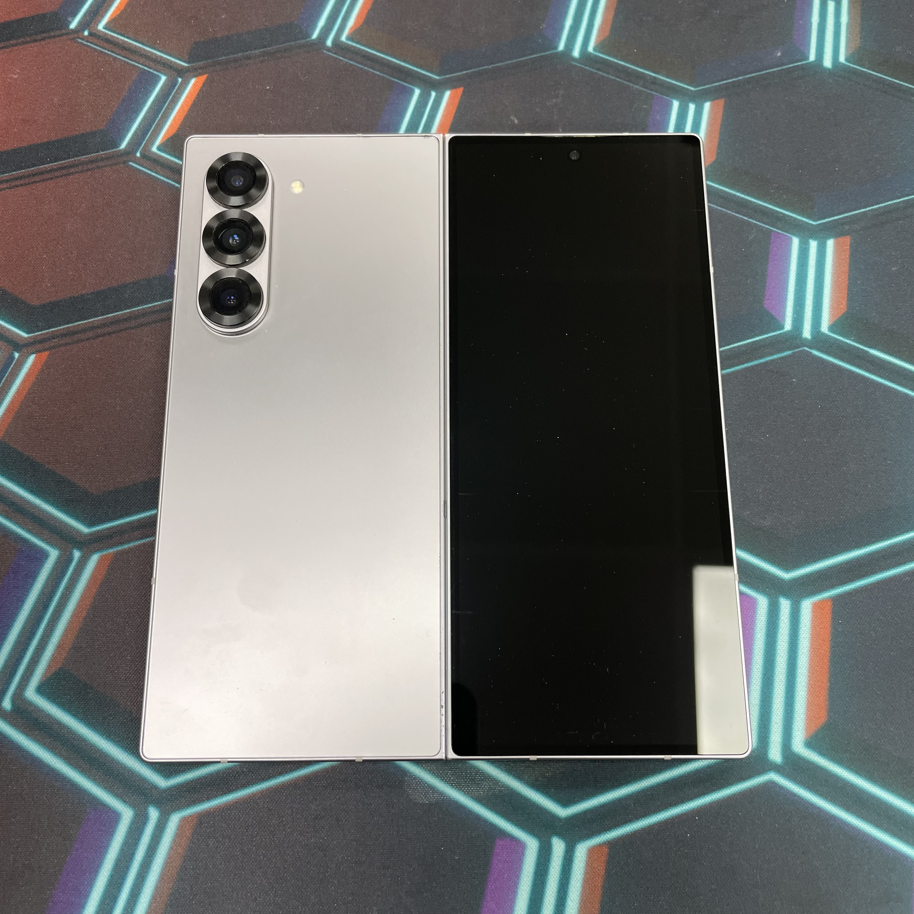 *7379 Galaxy Z Fold 6 超靚機 12+512GB 灰色 gray