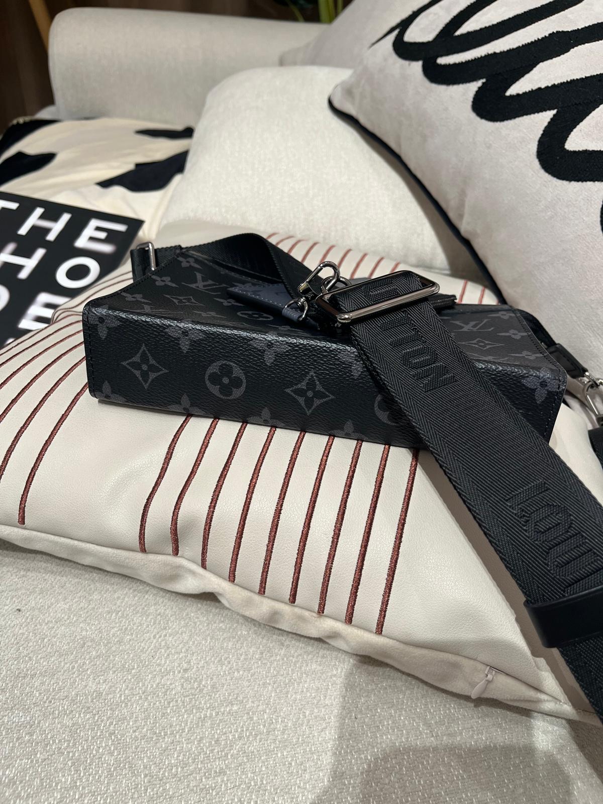 Lv Gaston Wearable Wallet Eclipse Shoulder Bag 100%Authentic,98%new  ✅收據✅dust bag 