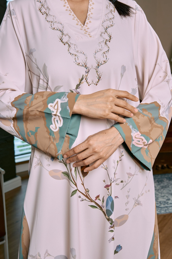 FLOWER FOREST in Ivory Marble Sage
