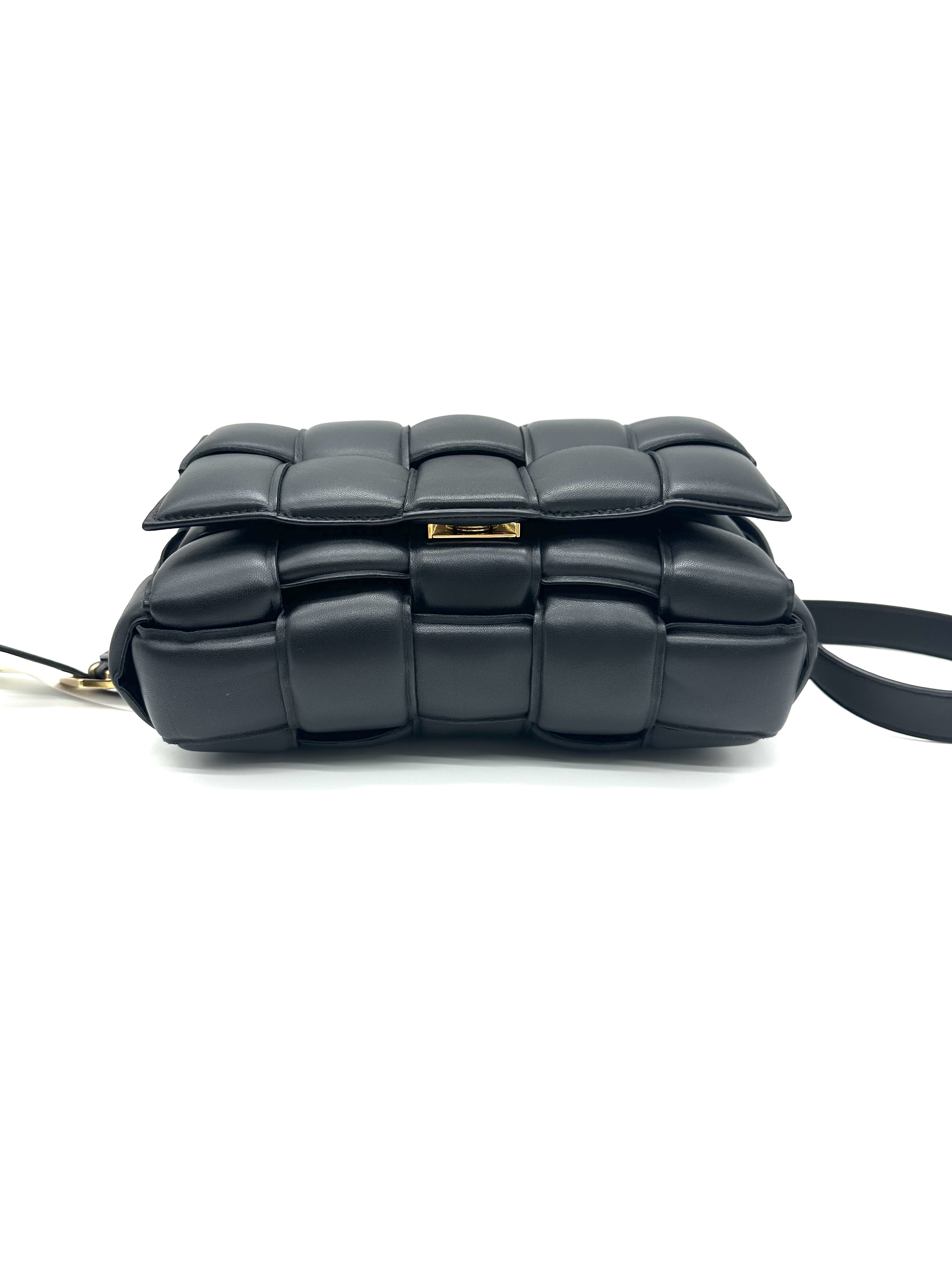 Pre-owned Bottega Veneta Padded Cassette bag/ Product Code: 26031810