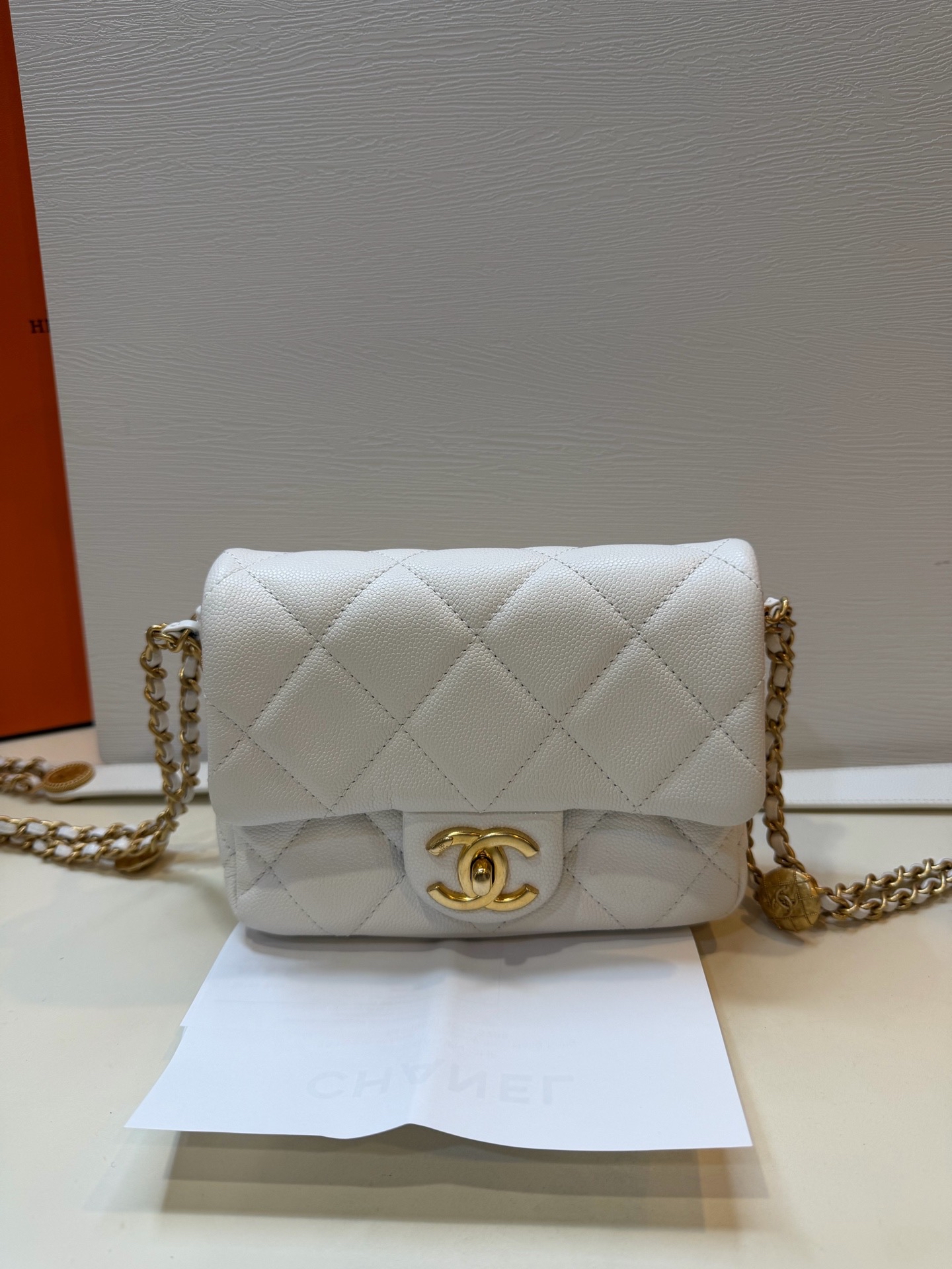 Pre-Owned CHANEL Mini Square / Product Code: 26042427