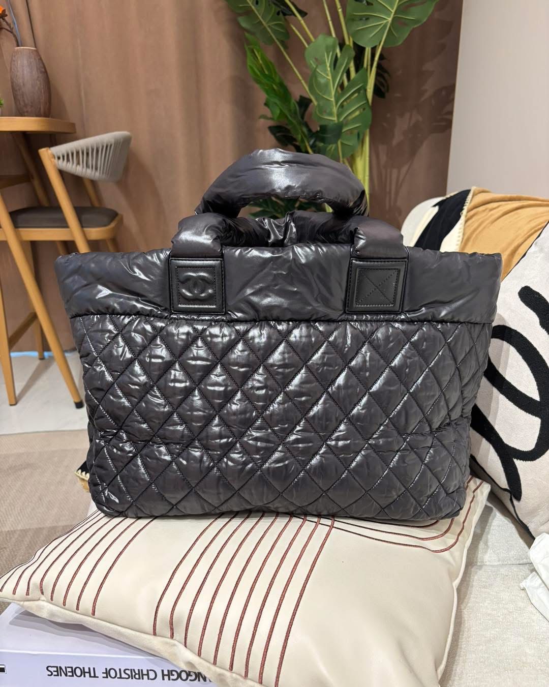 Chanel coco cocoon nylon 100%Authentic, 98%New  ✅card✅Dust bag