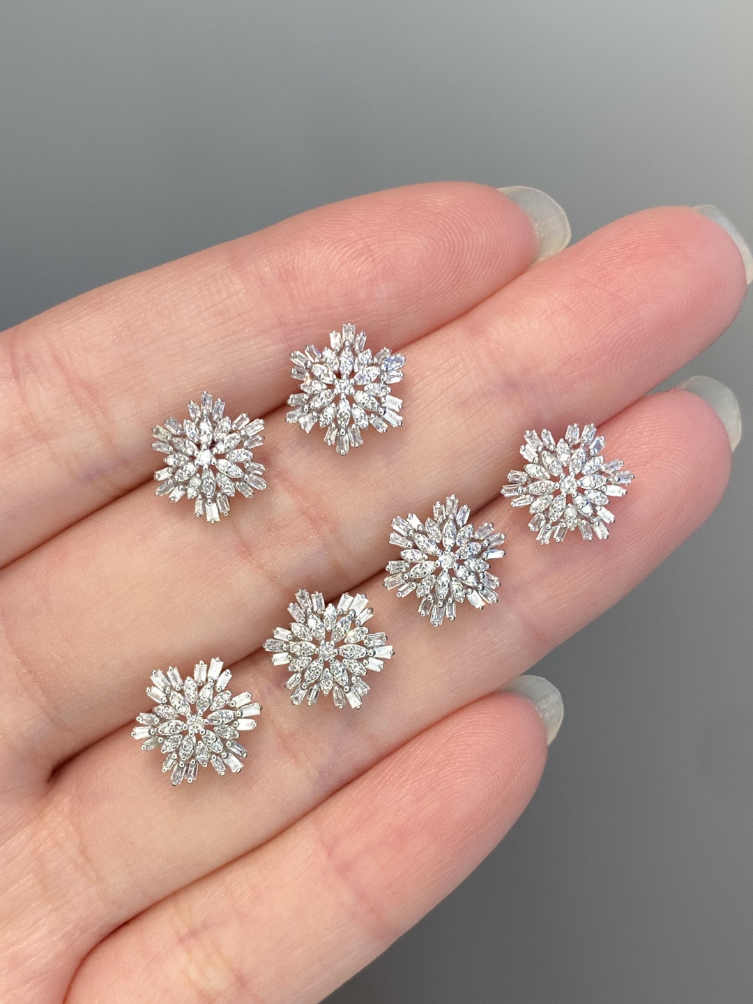 18K Diamond Earrings 