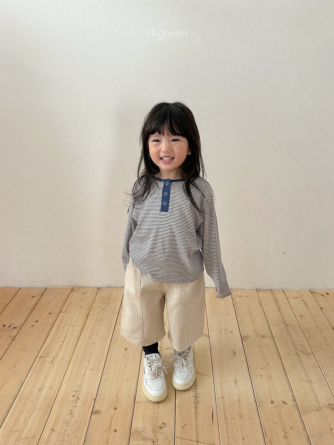 Digreen | henley neck aletty tee