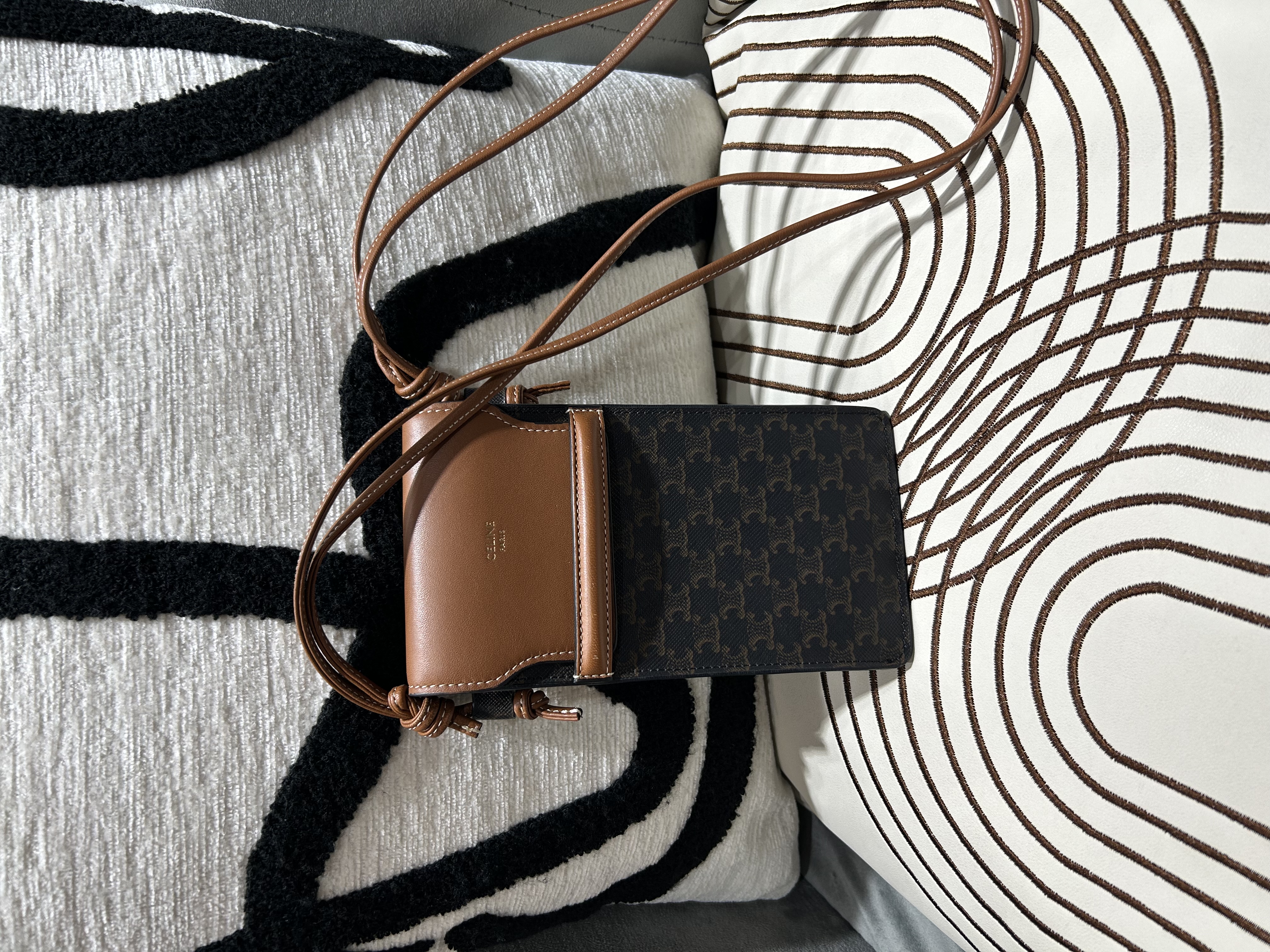 Celine triomphe Phone Crossbody Bag 100%Authentic, 95%new 