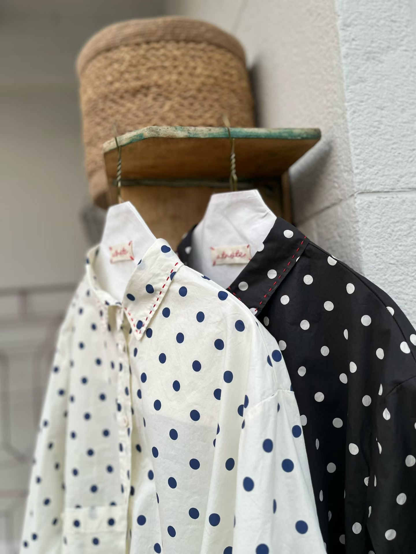 AT OY 前後袋圓點恤