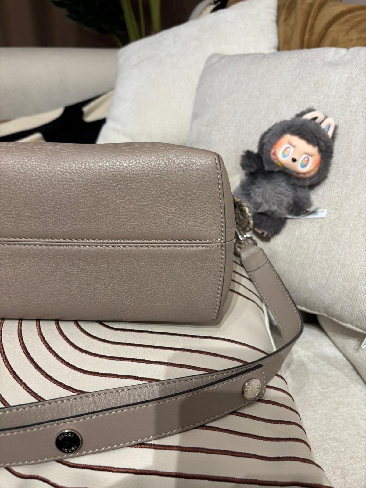Fendi by the way medium 2way bag calfskin  100%Authentic ,88%new✅dust bag 