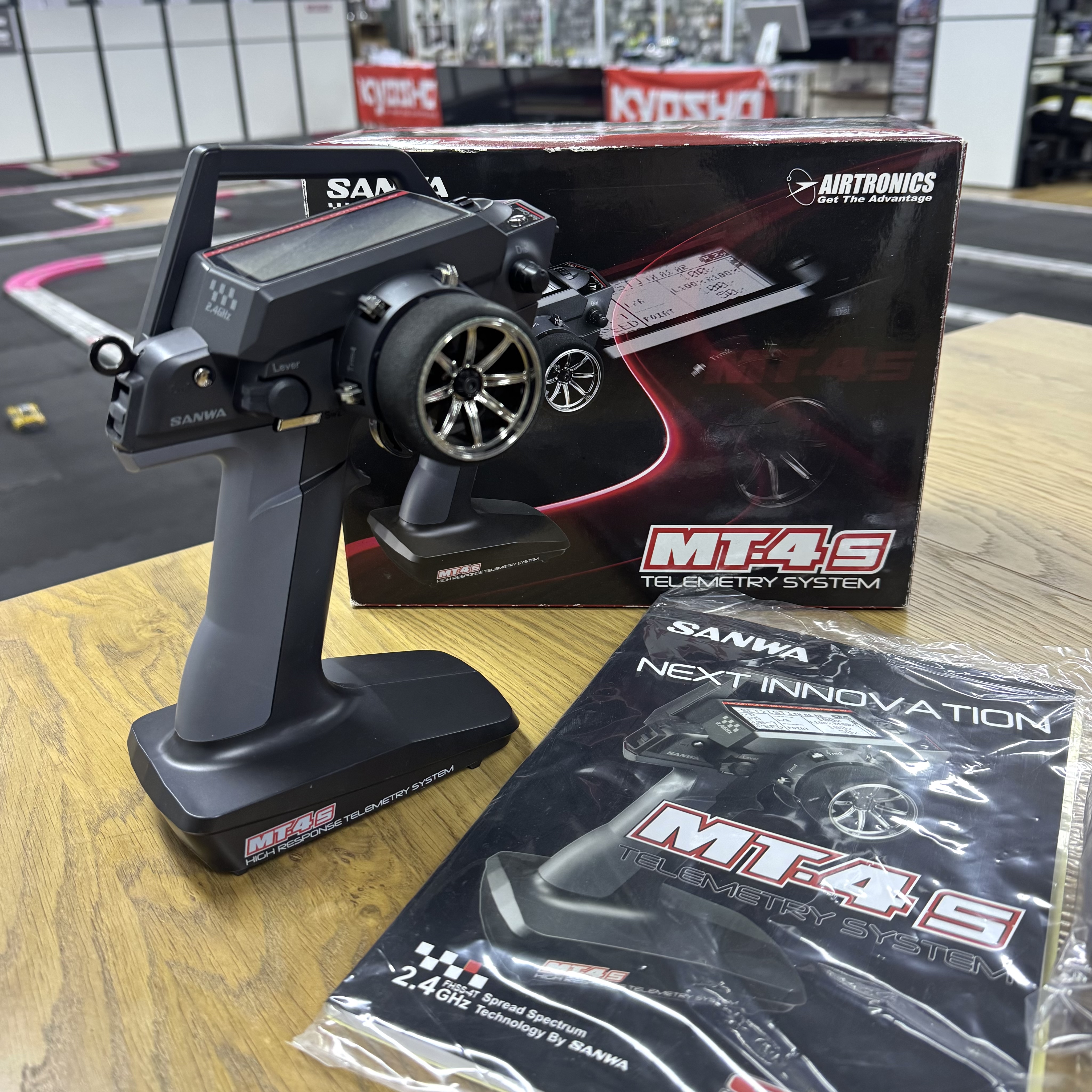 Sanwa/Airtronics MT-4S 2.4GHz FH4T 4CH SSL Radio System  (Refurbished products)