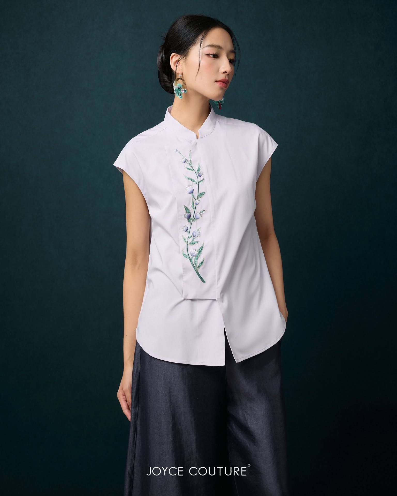 风铃花刺绣立领上衣  T0758