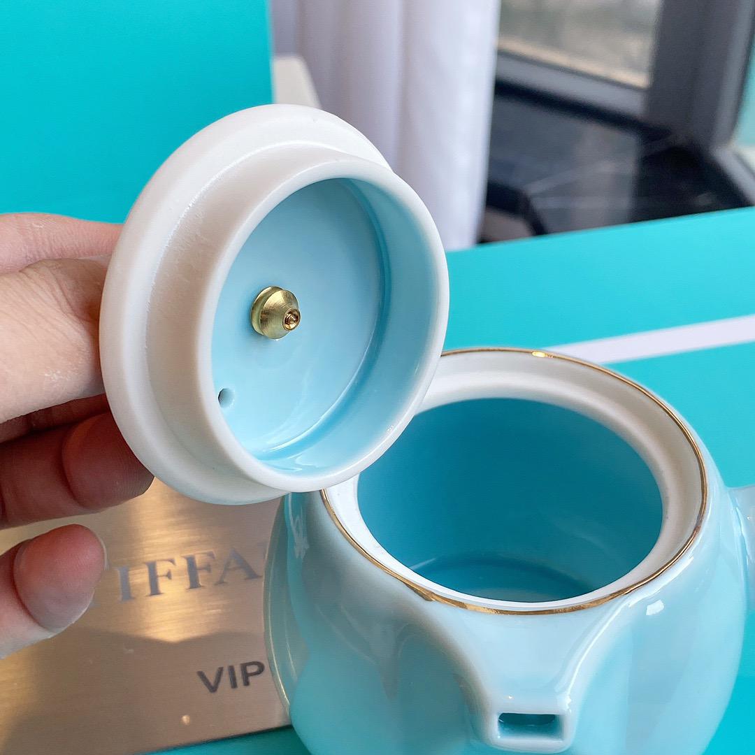 $298套。Tiffany羊脂玉茶具套裝