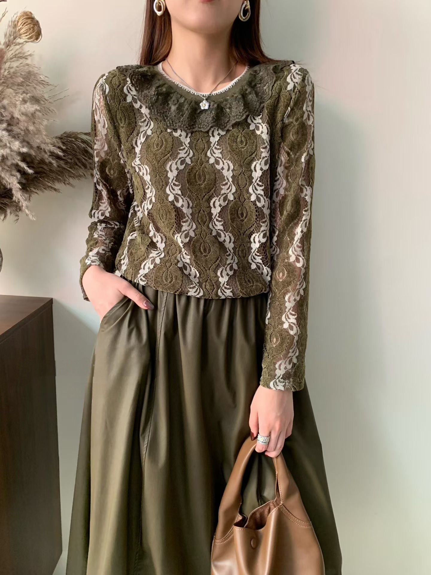 重工蕾絲荷葉邊領長袖上衣(M38寸胸/L40寸/XL42寸胸)