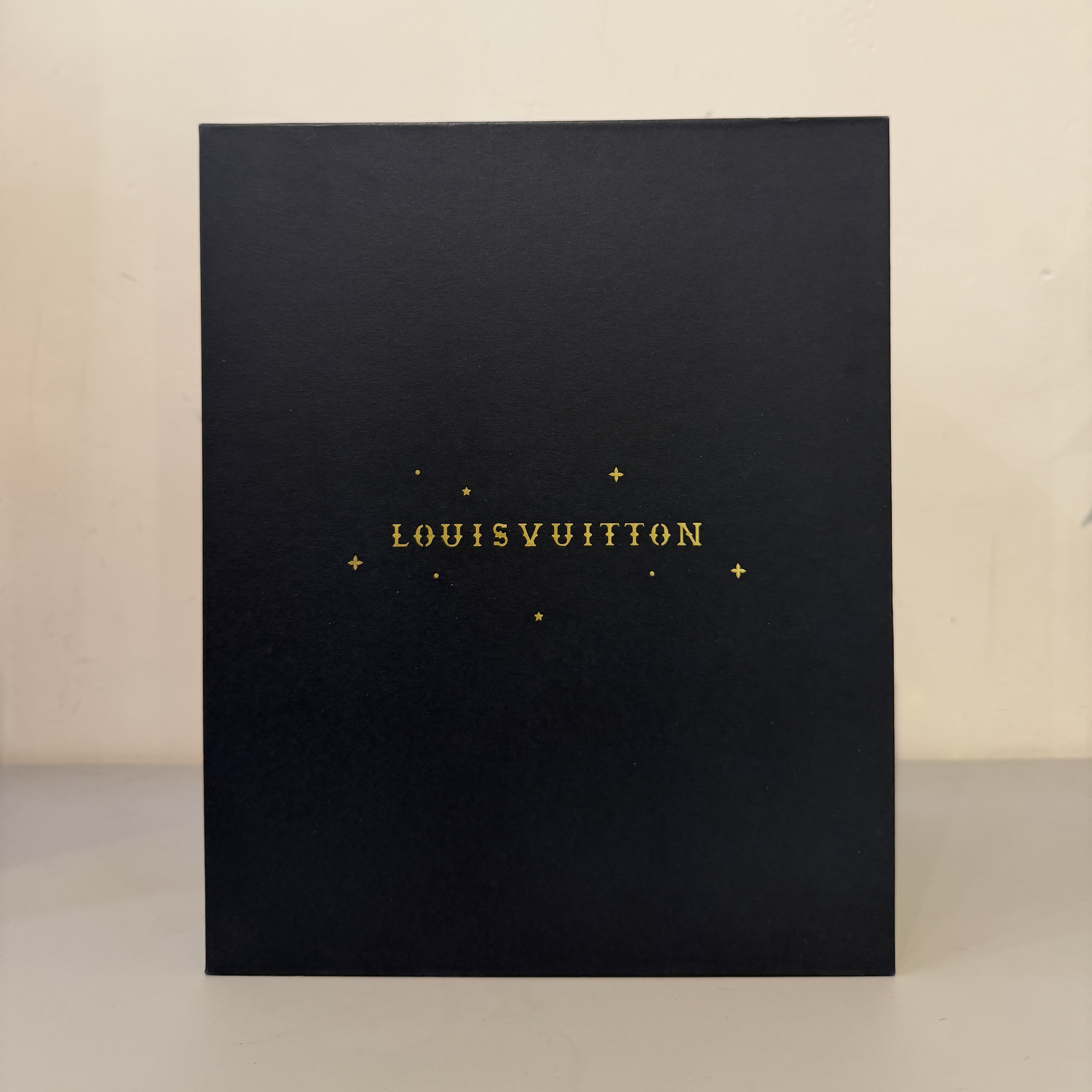 LOUIS VUITTON VIP VIC 聖誕限定立體金屬光影禮盒可充電式小夜燈 