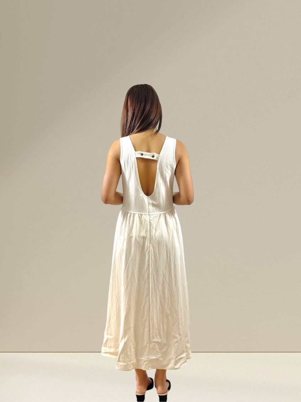 W382 - Sleeveless Dress