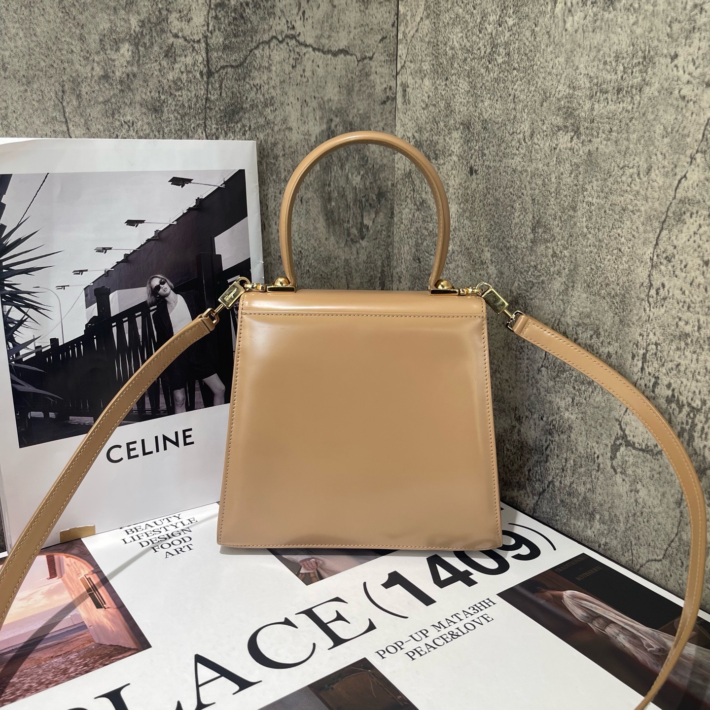 【預訂貨品】Ferragamo現代款奶茶色mini tote
