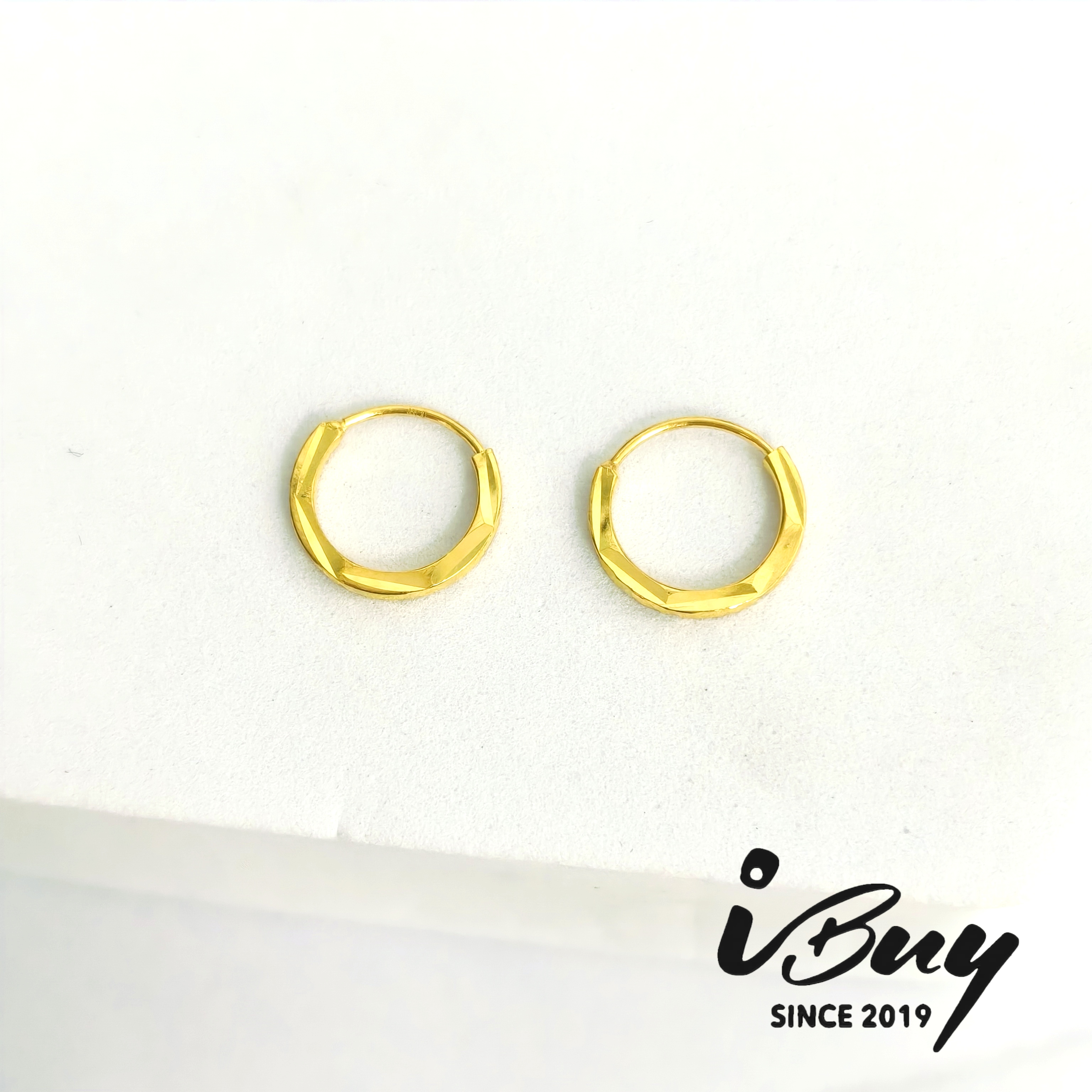 999 GOLD V-CUT HOOP EARRING 999 金 V切面耳圈