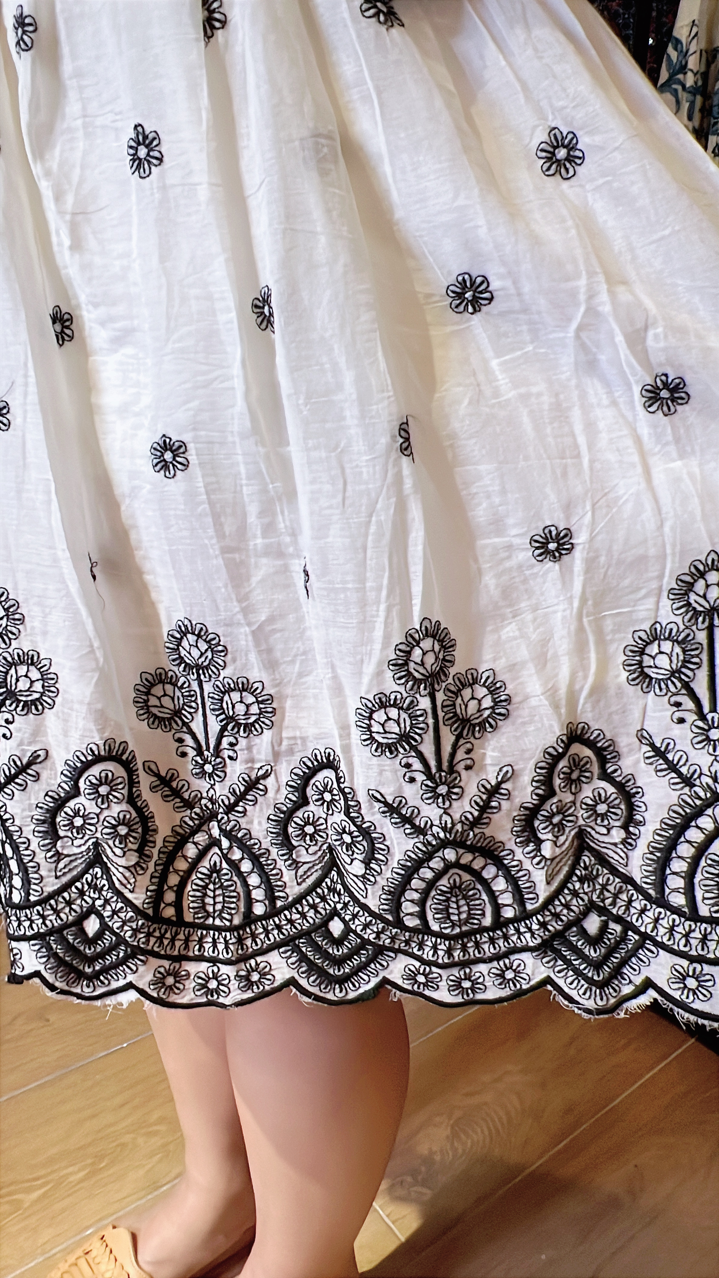 White x back flower Emb. Short OP #644