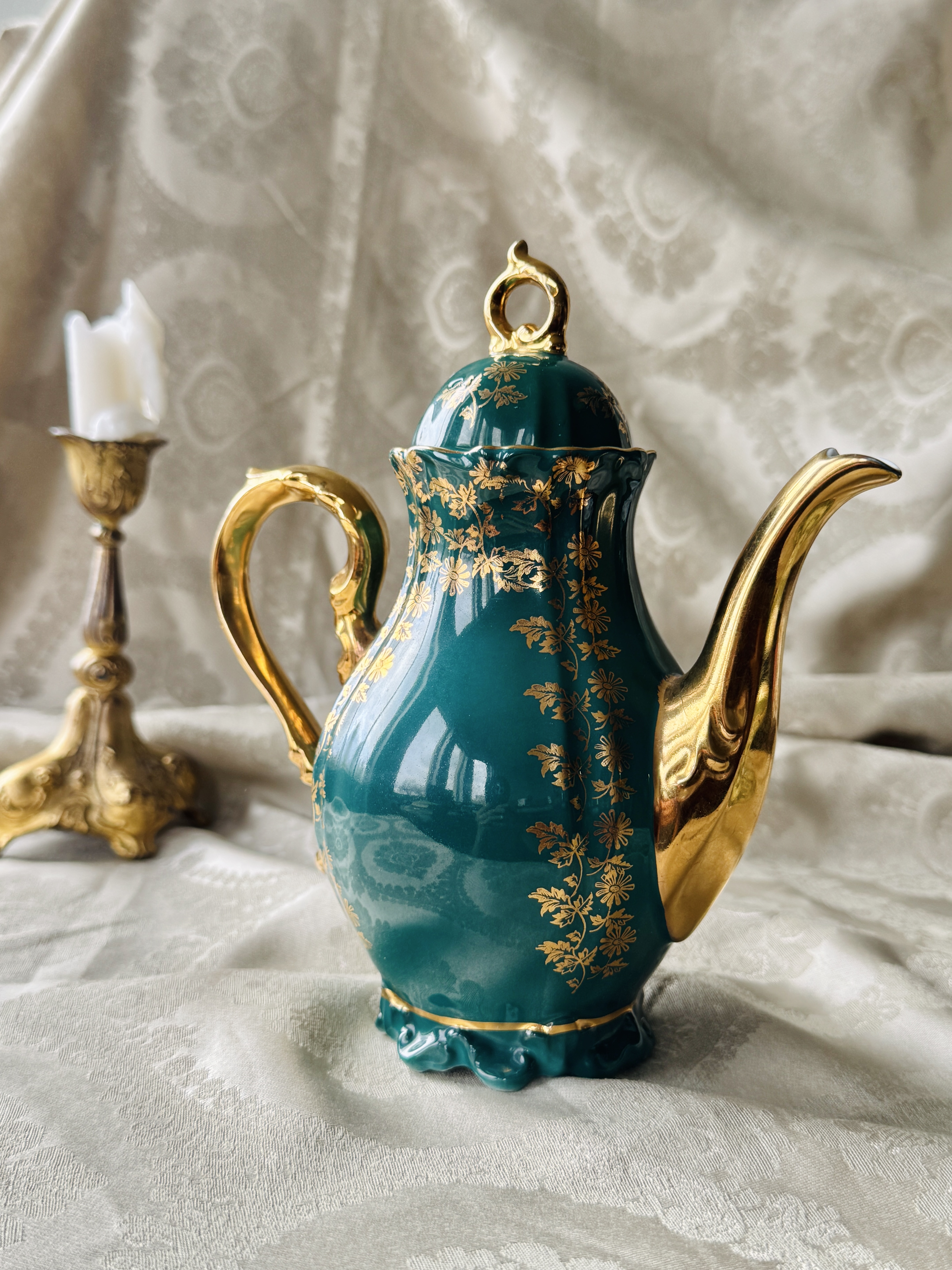 Vintage German Bavaria Romantic Courting Couple Green and Gold Coffee Pot(MT2467)