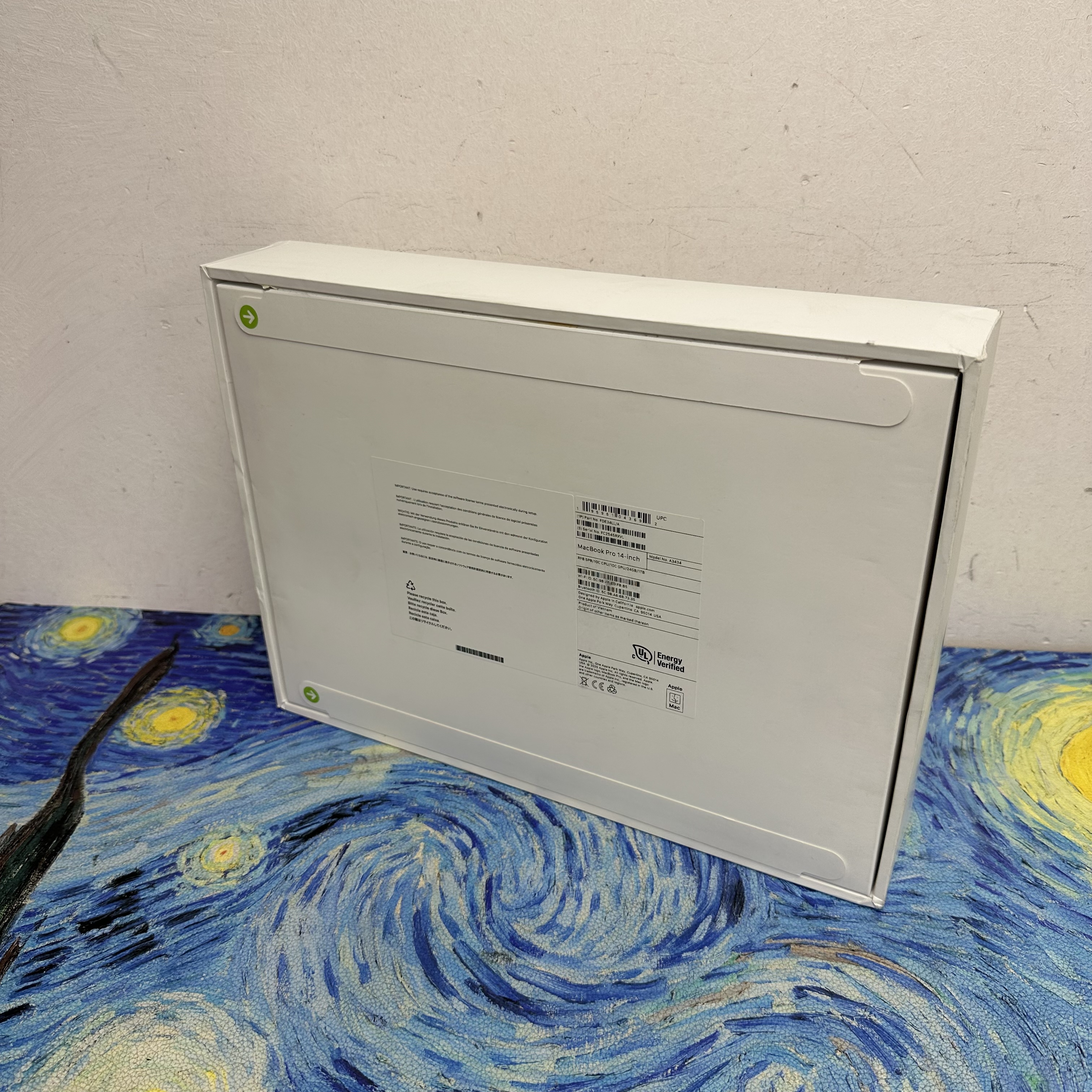 #5818 （全新原封 Apple MacBook Pro M5🔥性價比高 )APPLE  MacBook Pro M5 2025 M5 CPU/24GB Ram/1TB SSD/10核心GPU/Liquid Retina XDR Mon/14吋/銀色/Gaming Laptop / Notebook / brand new / Netflix /Movie / MacbookPro / Pro M5