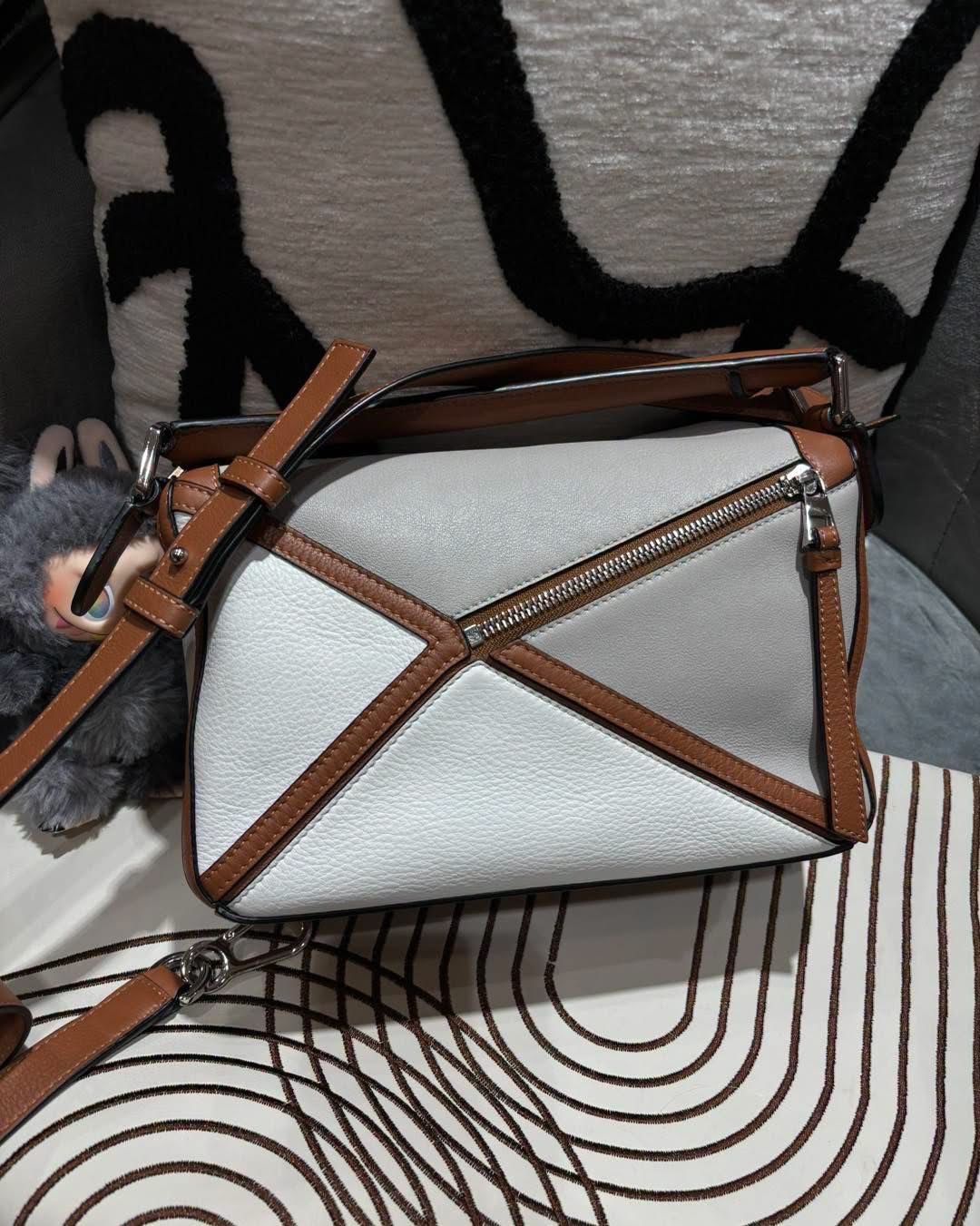 Loewe puzzle small calfskin 100%Authentic ,98%new ✅dust bag 