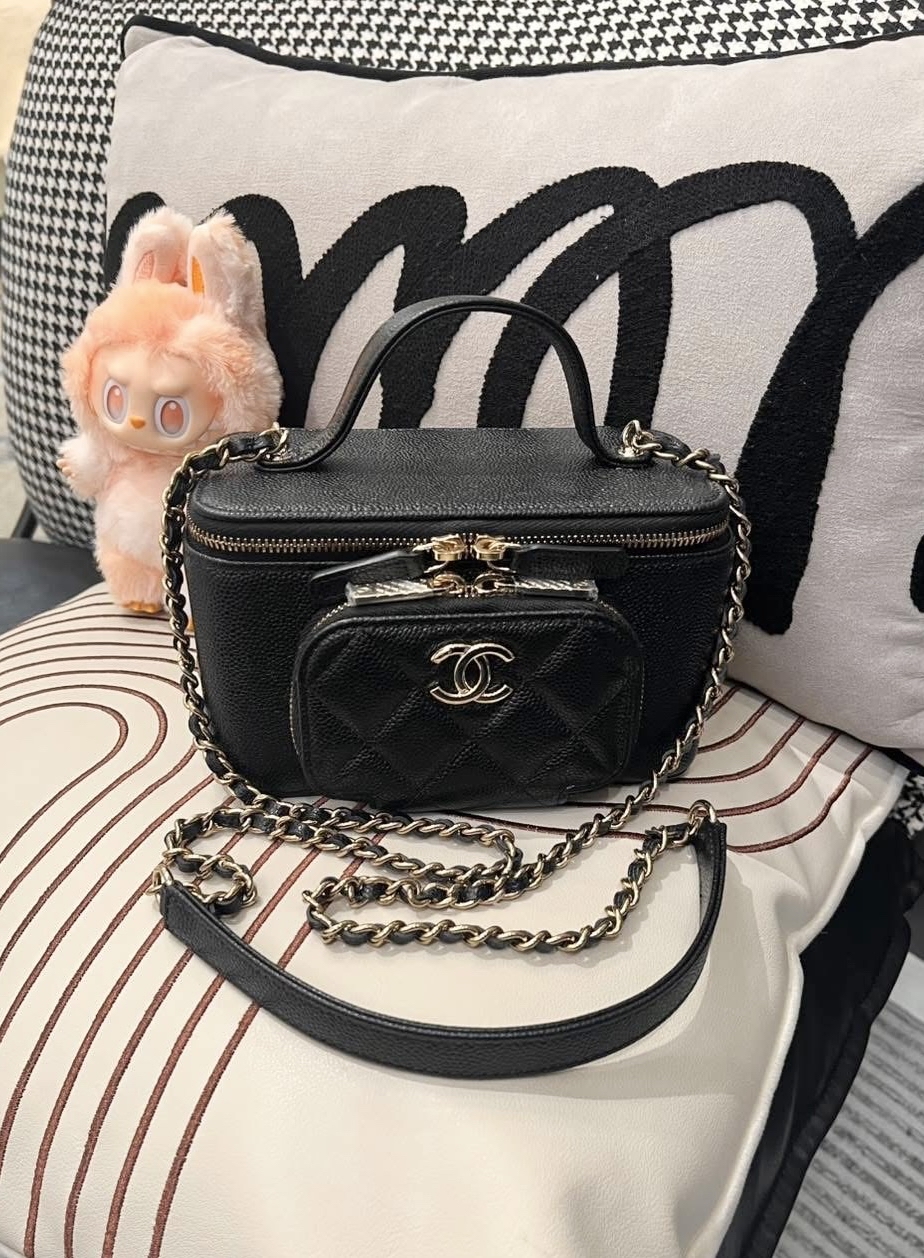 Chanel Vanity With Handle 魚子醬牛皮 100%Authentic, 98%new  ✅晶片✅Dust bag ✅Box