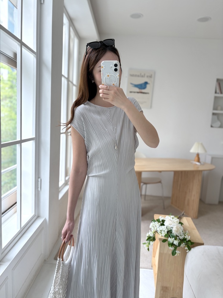 Elea Ribbed Flowy Dress (Mint)