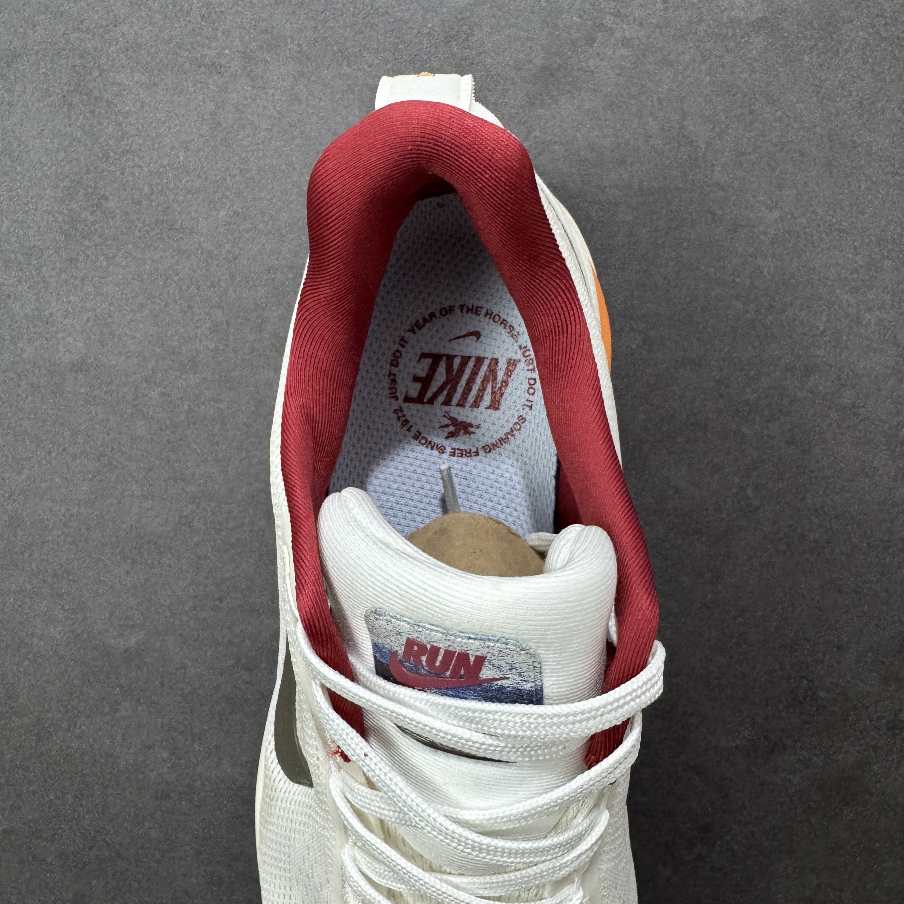 Nike Vomero 18Year of the Horse IQ1131-120