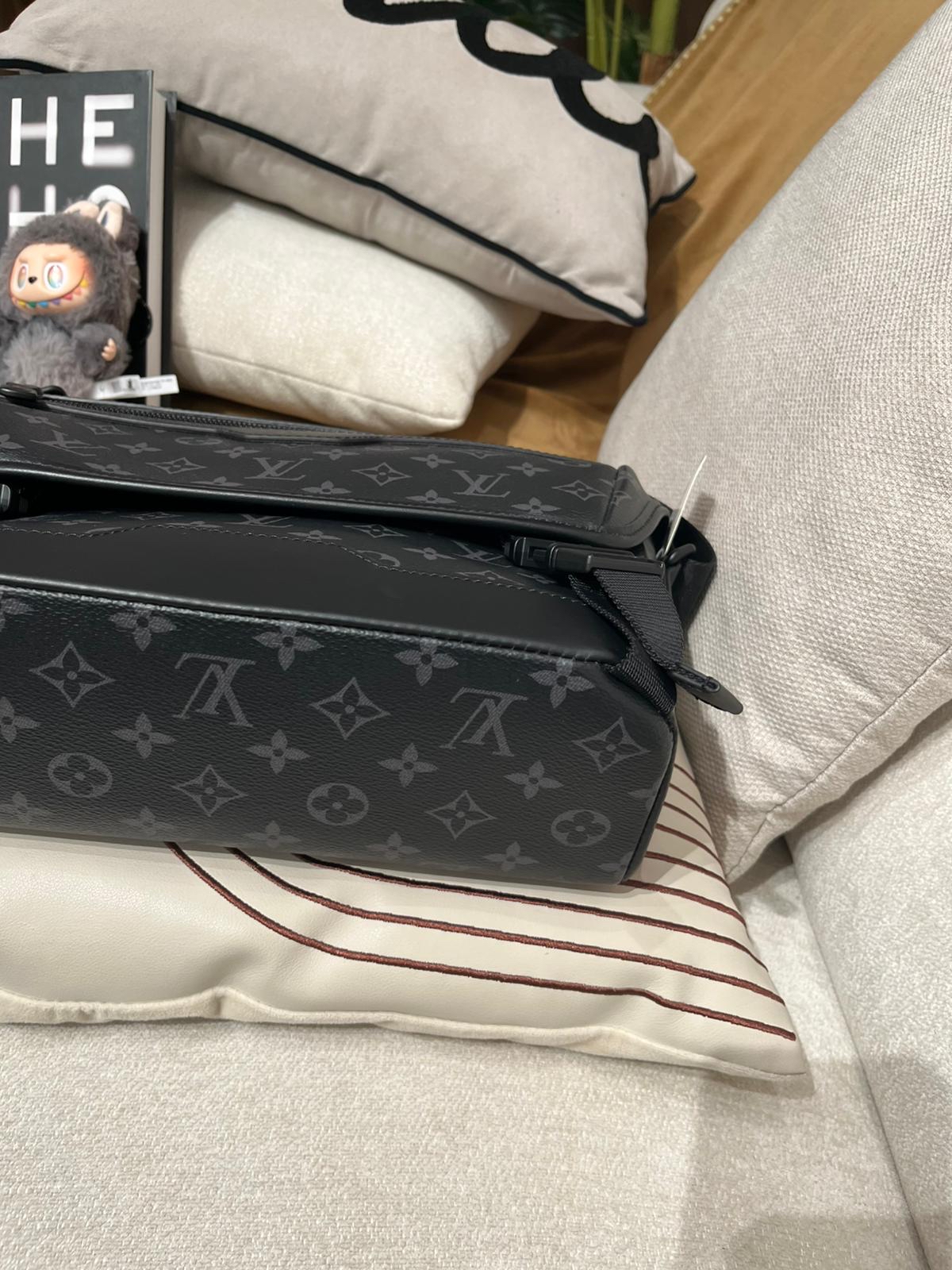 Lv Messenger Voyager PM M12517 NFC  100%Authentic,98%new✅dust bag 