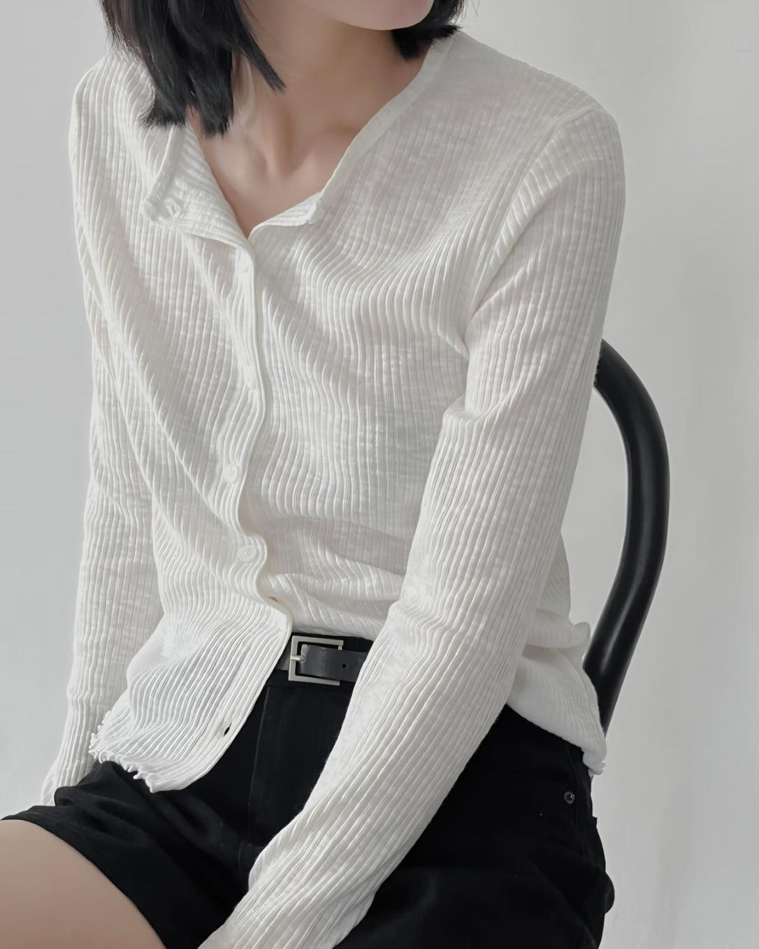 開鈕木耳邊直紋Cardigan