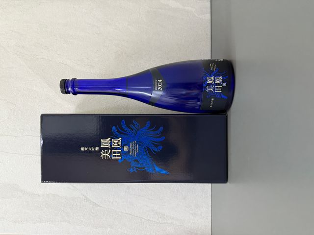 萬膳　流鶯　青瓶 鳳凰美田Blue Phoenix Sparkling 純米大吟釀生原酒750ml | 酒蛙