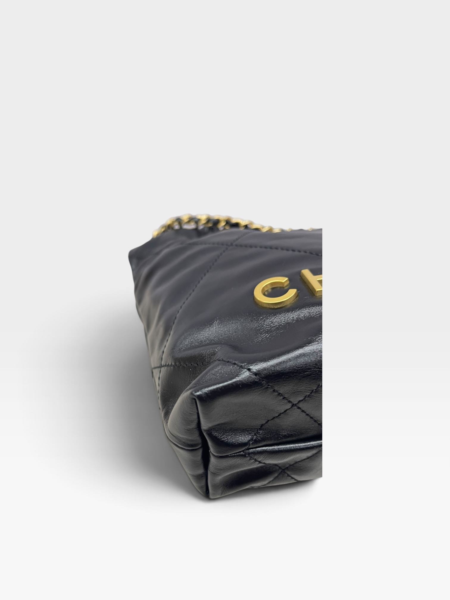 Pre-Owned CHANEL Mini 22 Bag / Product Code: K090419